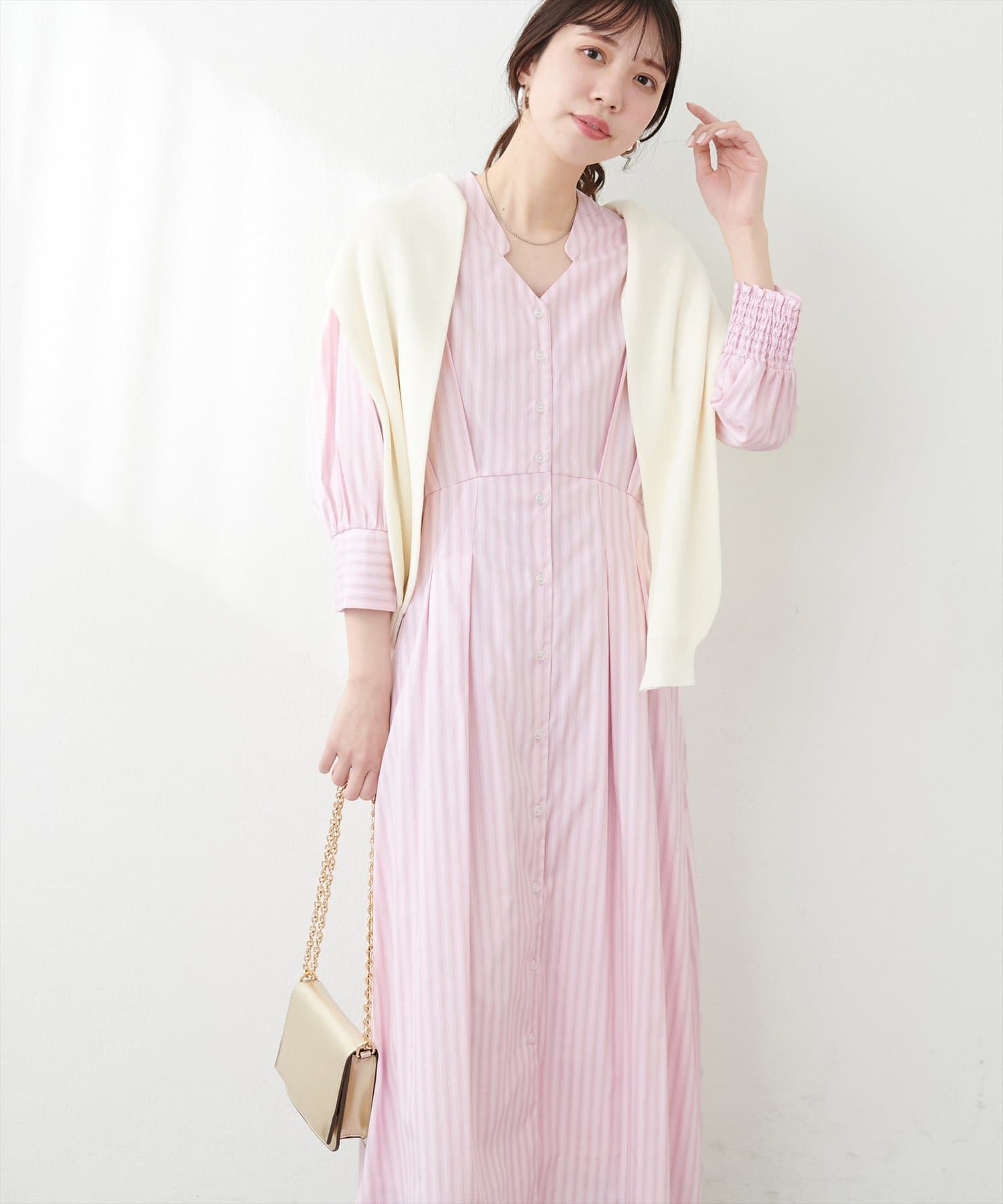 【2025SS natural couture】スタイルアップが叶う大人お上品ワンピースWEB限定カラー：オフWEB限定：Lサイズ■Design　１枚できれいめ上品なスタイルが叶うシャツワンピース。デ
