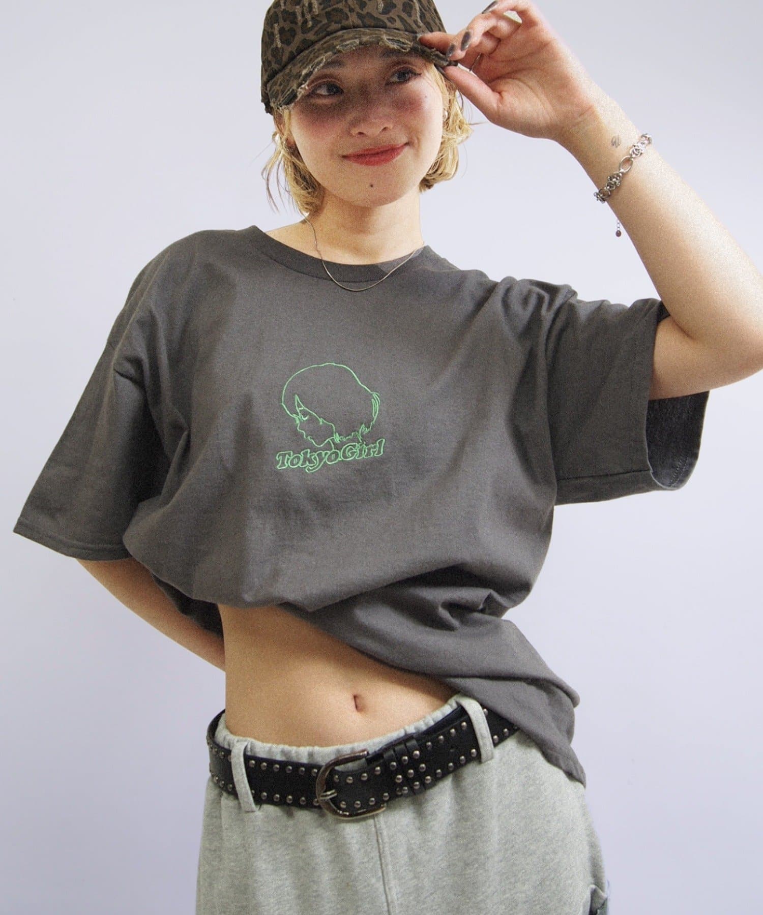 全25色展開！カラーバリエーション豊富な東京ガールTEE。■デザイン・胸元に東京ガールのデザインが入った半袖TEE。・ロゴが刺繍になっているので、立体感があります。・全体カラーとロゴカラーの2色の配色