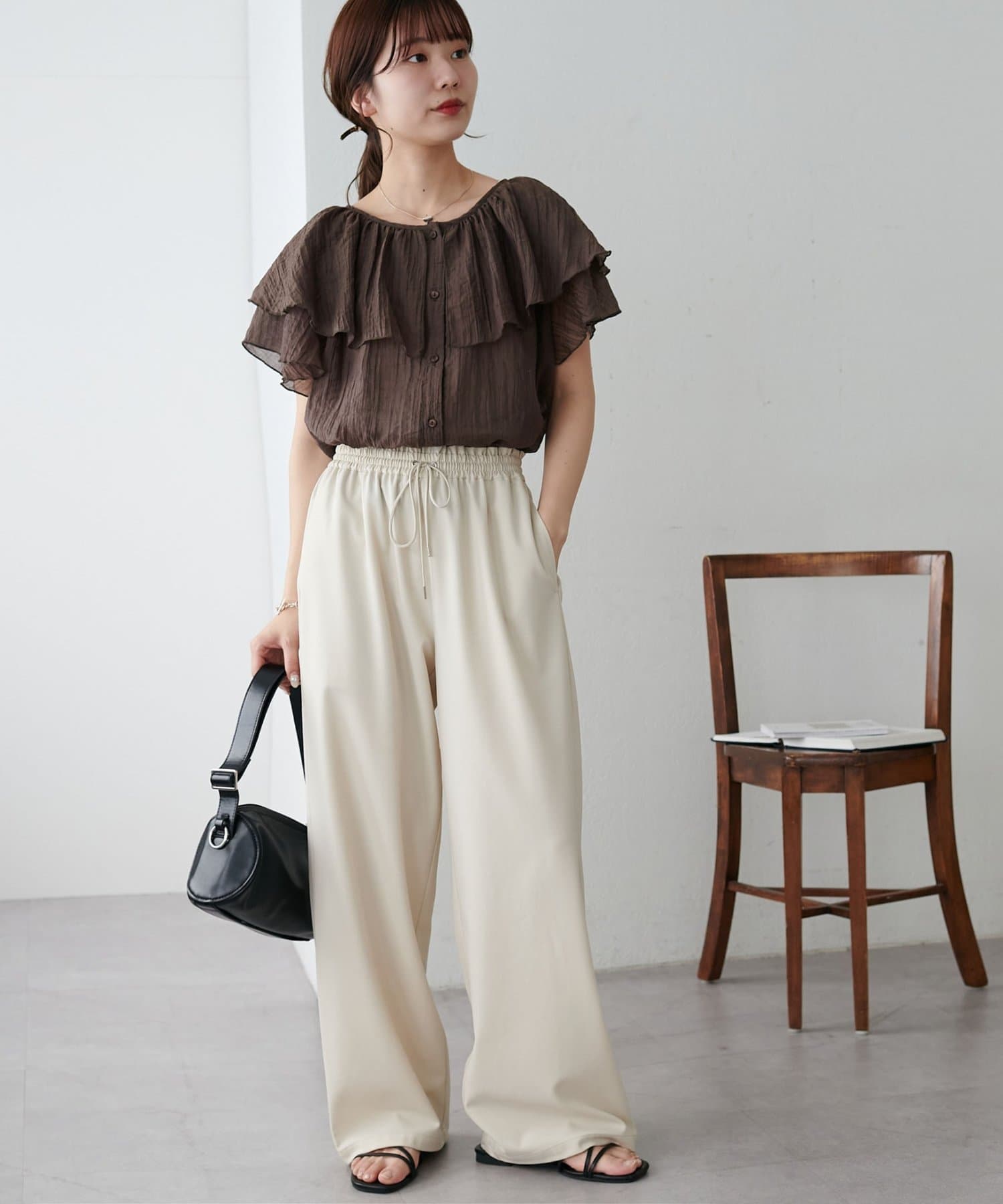 DISCOAT(ディスコート) 【着映え◎／新色追加】フリルカラーブラウス《WEB限定》