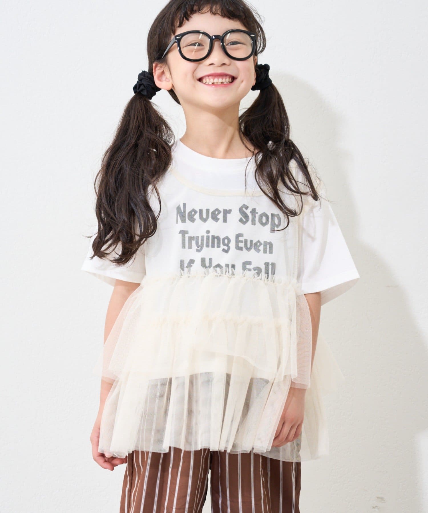 これだけで簡単にレイヤードコーデが叶う♡いろんな着回しができるセットアイテム■デザインロゴTEEとチュールのセットで、ちょっぴり大人っぽい印象に♩この1着を着るだけで、簡単におしゃれ見えします！体に張
