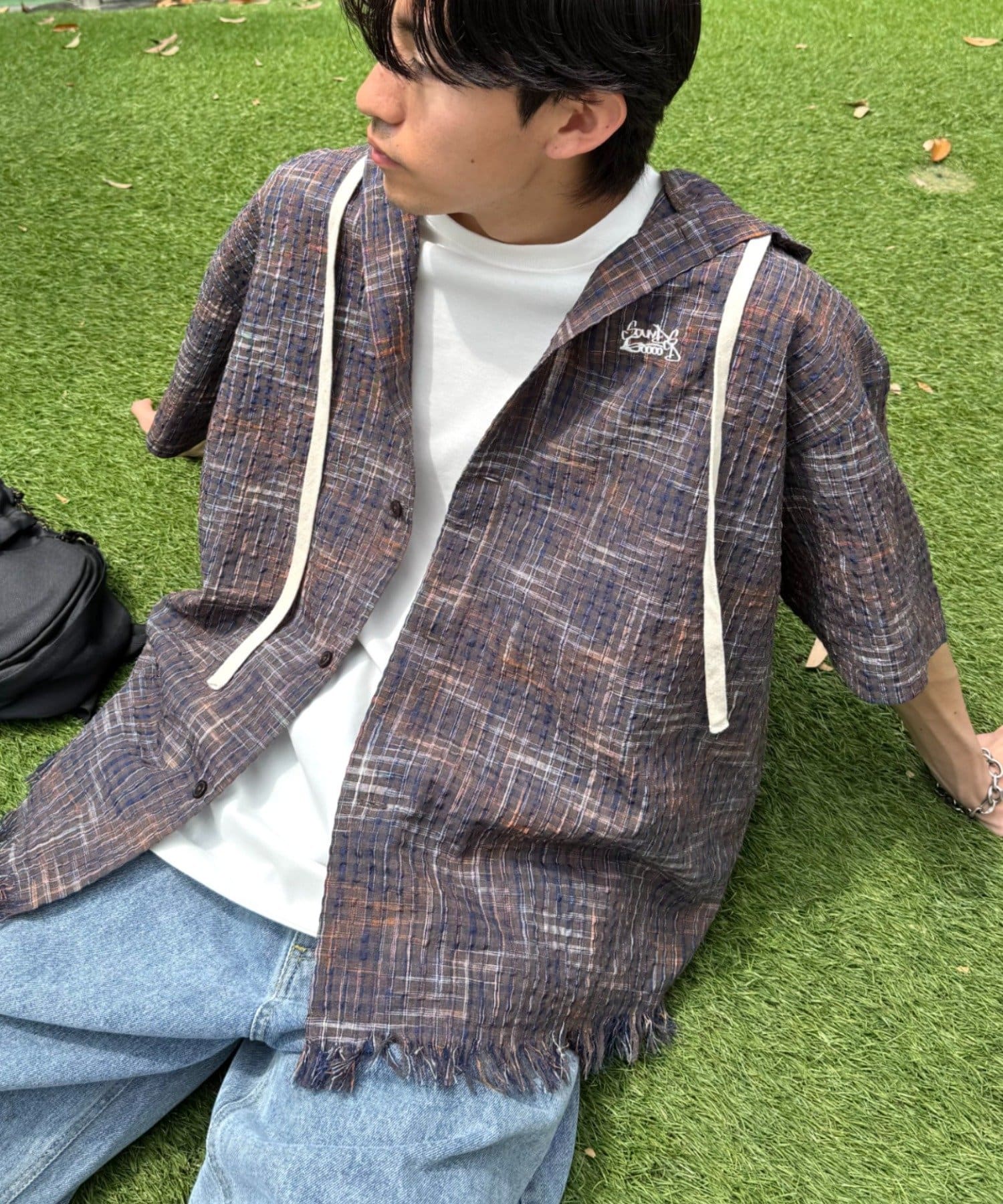 シャツ×フード×フリンジが個性的！着るだけでお洒落見え！■デザイントレンドのフード付きシャツが春夏仕様で登場！オーバーサイズにフリンジが古着っぽさもありこなれ感を演出ビビッドな雰囲気のピンクとよく見る