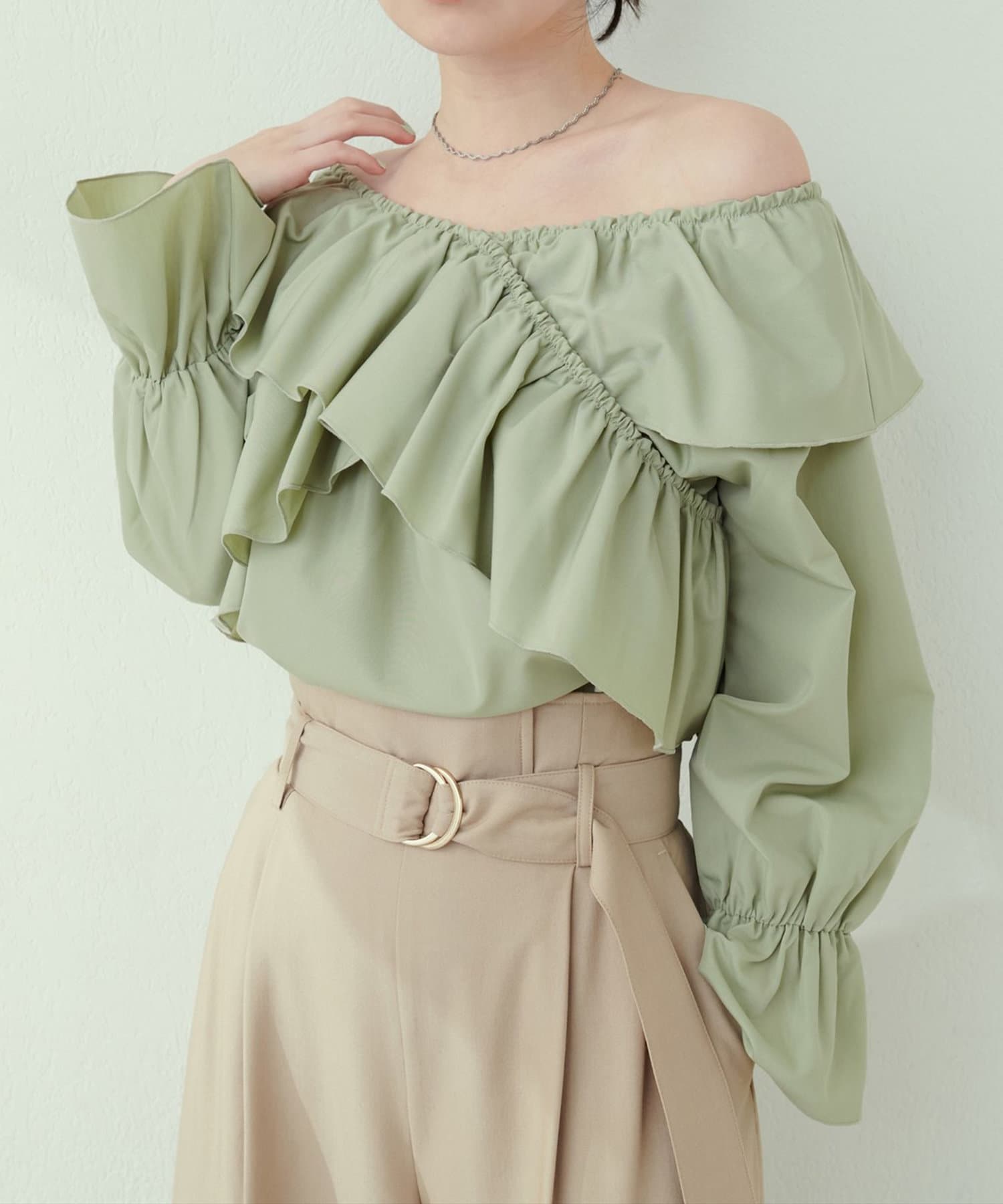 NICE CLAUP / OLIVE des OLIVE OUTLET(ナイスクラップ  / オリーブ デ オリーブ アウトレット) 【natural couture】クロスフリルデザインブラウス
