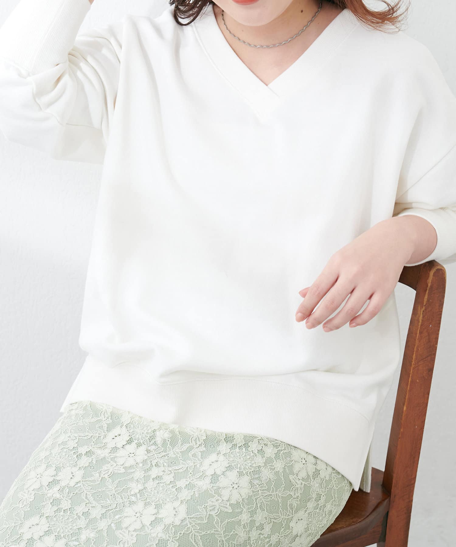NICE CLAUP / OLIVE des OLIVE OUTLET(ナイスクラップ  / オリーブ デ オリーブ アウトレット) 【natural couture】Web限定 /【ako】スリット付きVネック裏毛プルオーバー