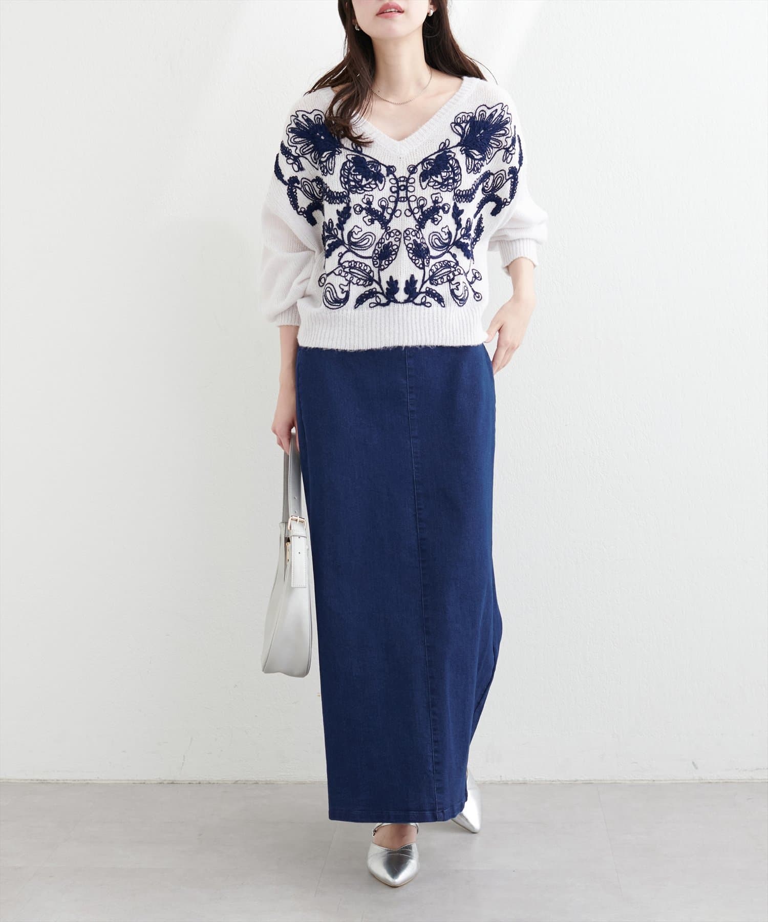 【2025SS natural couture】リラックス感とスタイリッシュさを兼ね備えた１着■Design　その名の通りストレッチ性に優れ伸びの良い生地を使用し、穿き心地にこだわったスカート。ストン
