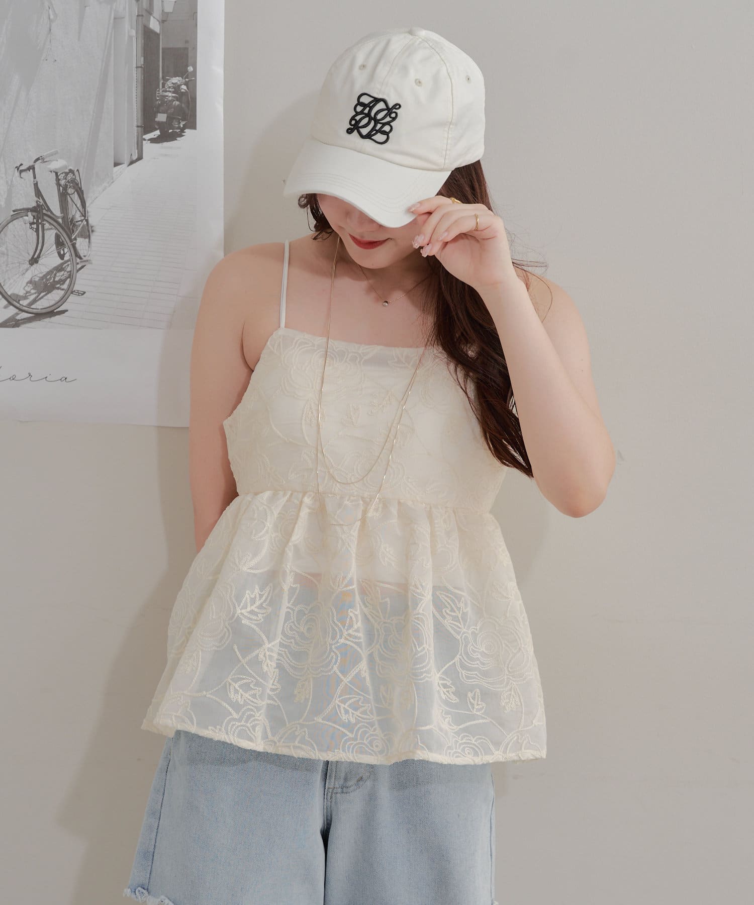 NICE CLAUP / OLIVE des OLIVE OUTLET(ナイスクラップ  / オリーブ デ オリーブ アウトレット) 【RMAF】シアー花刺繍キャミブラウス
