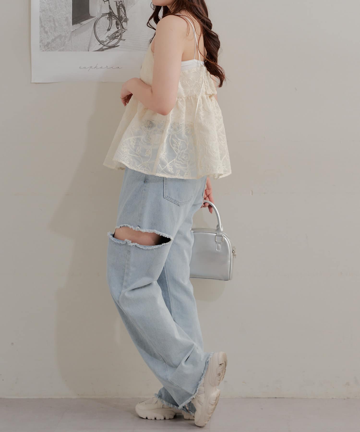 NICE CLAUP / OLIVE des OLIVE OUTLET(ナイスクラップ  / オリーブ デ オリーブ アウトレット) 【RMAF】シアー花刺繍キャミブラウス