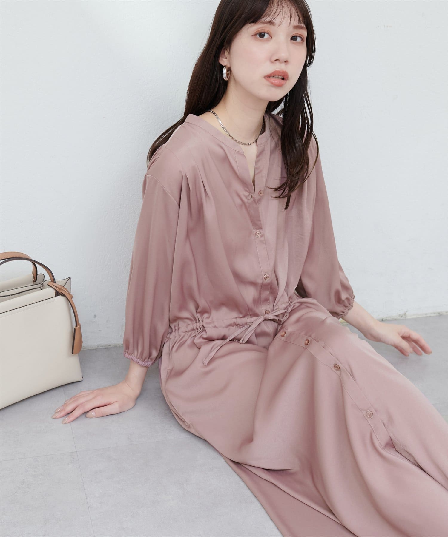 natural couture(ナチュラルクチュール) たっぷりギャザーサテンワンピース