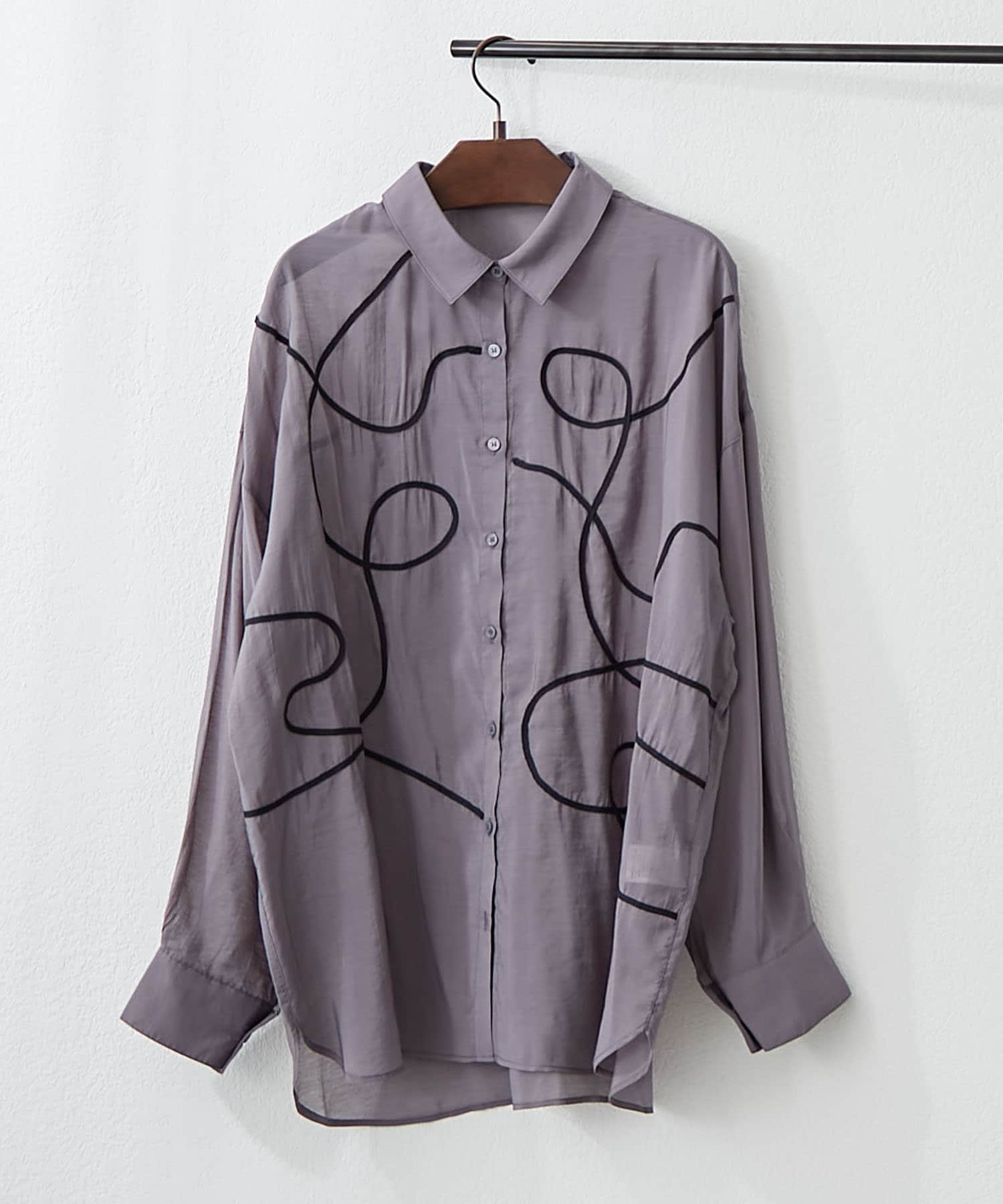 Remind me and forever(リマインドミーアンドフォーエバー) 今季トレンド、コード刺繍シアーBIGシャツ