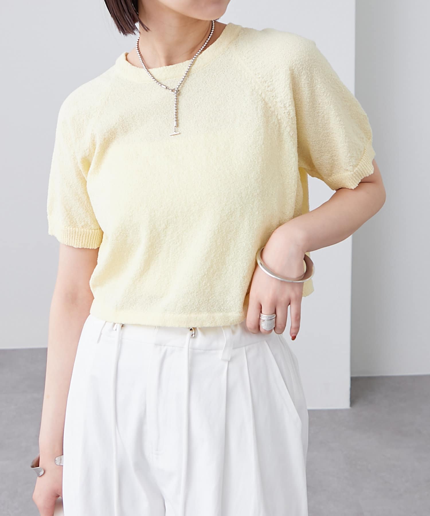袖口のさりげないハートが可愛いチビニットが登場！●デザインシンプルなクルーネックで、どんなボトムスにも合わせやすいデザインです。袖口のさりげないハートで可愛らしさをプラス♡1枚で着ても、インナーとして
