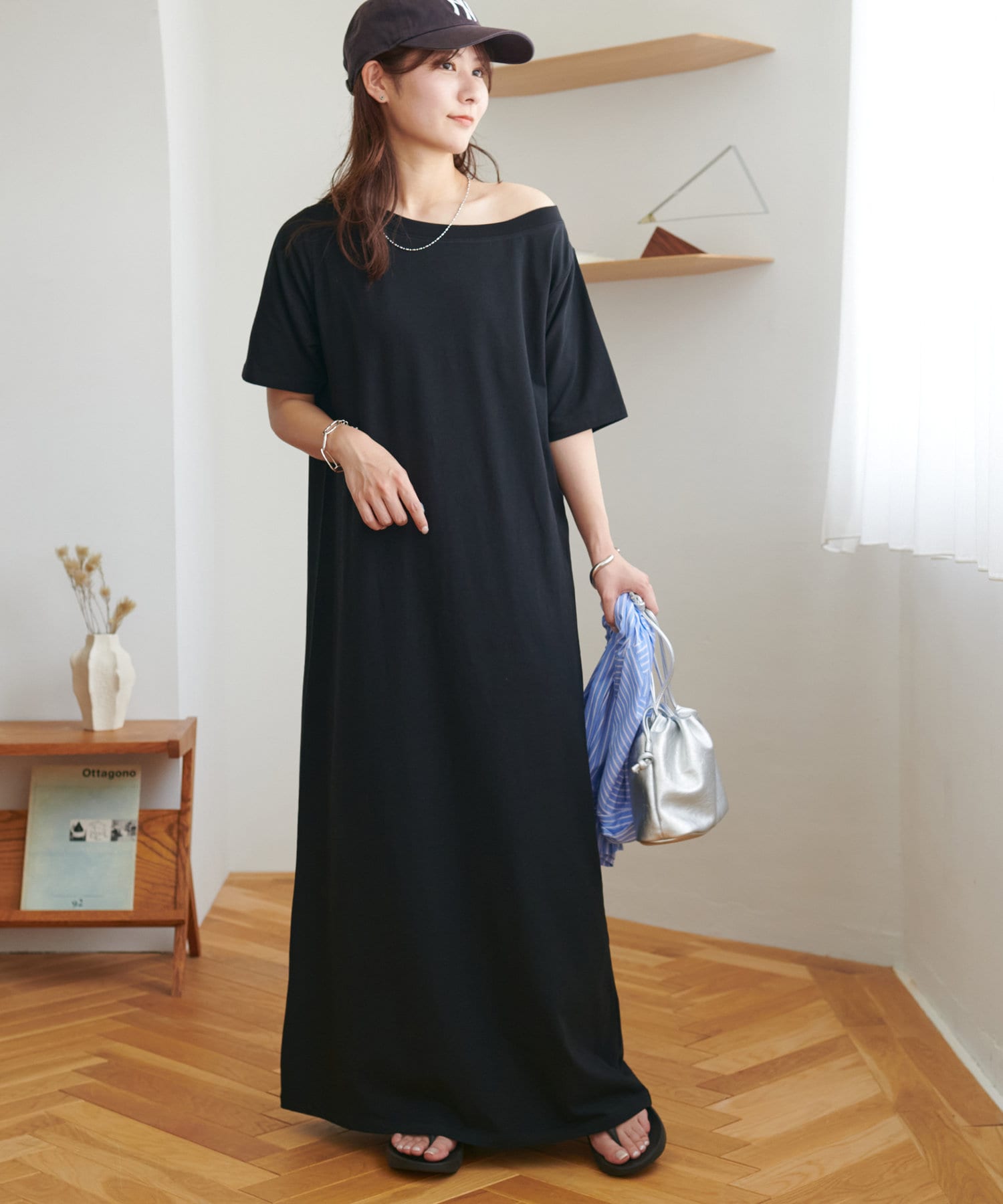 ゆるっとラフに、ワンショルで叶える抜け感スタイル⚫︎デザイン抜け感たっぷりのワンショルダーデザインがポイントのカットワンピース。シンプルながらも女性らしい肌見せが叶い、1枚でサマになるアイテムです！ゆ