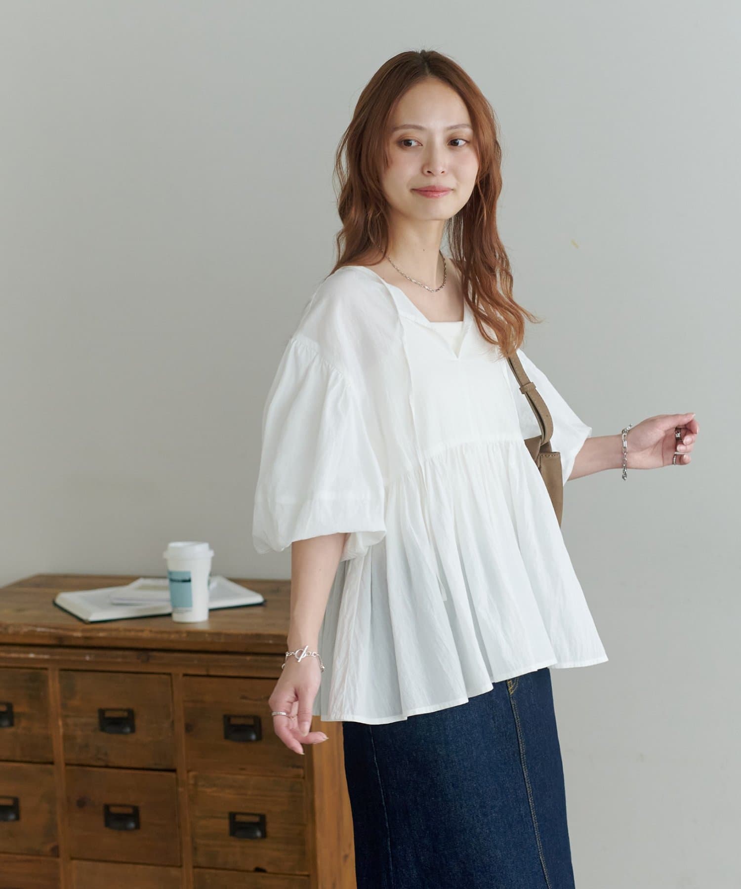 DISCOAT(ディスコート) 前後2way袖バルーンブラウス