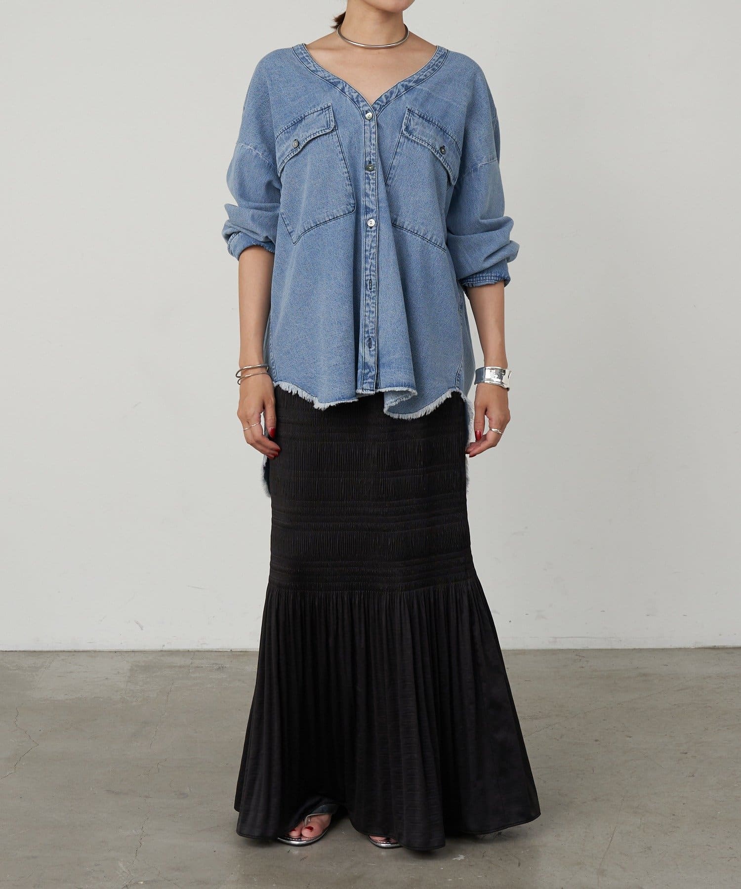 新品 SHENERY シーナリー Vネックダンガリーシャツ 36 SHENERY ブラウス シャツ Vネックダンガリーシャツ レディース