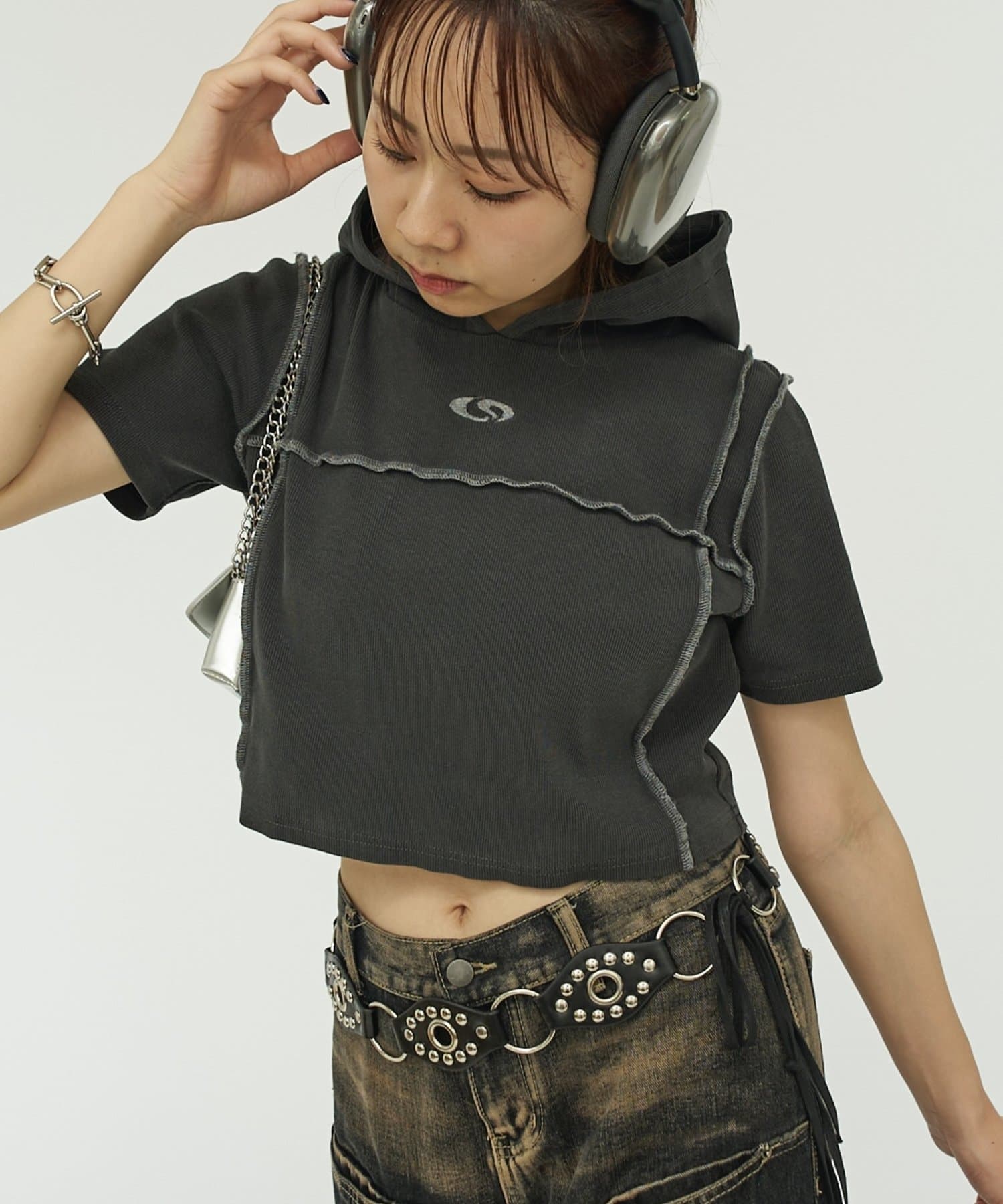 人気のリンキングトップスからフード付きで登場！*同素材の他のトップスもございます。→【SLOPPY/スロッピー】リンキングトップス(WWZ1041206A0003)→【SLOPPY/スロッピー】リンキ