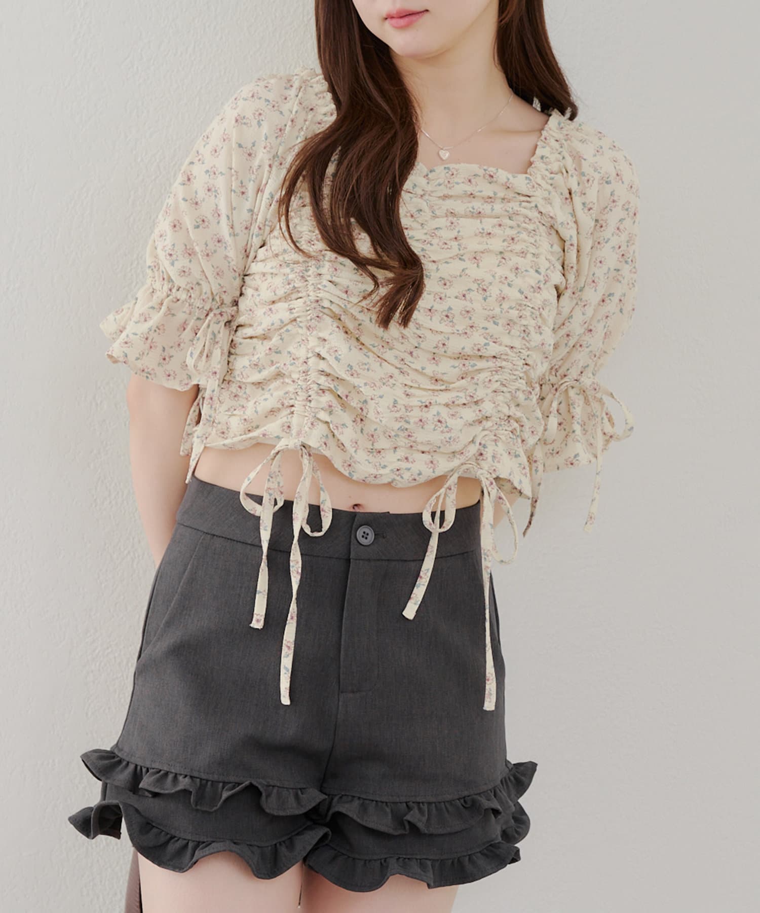NICE CLAUP / OLIVE des OLIVE OUTLET(ナイスクラップ  / オリーブ デ オリーブ アウトレット) 主役ブラウス【RMAF】ドロストスクエアブラウス