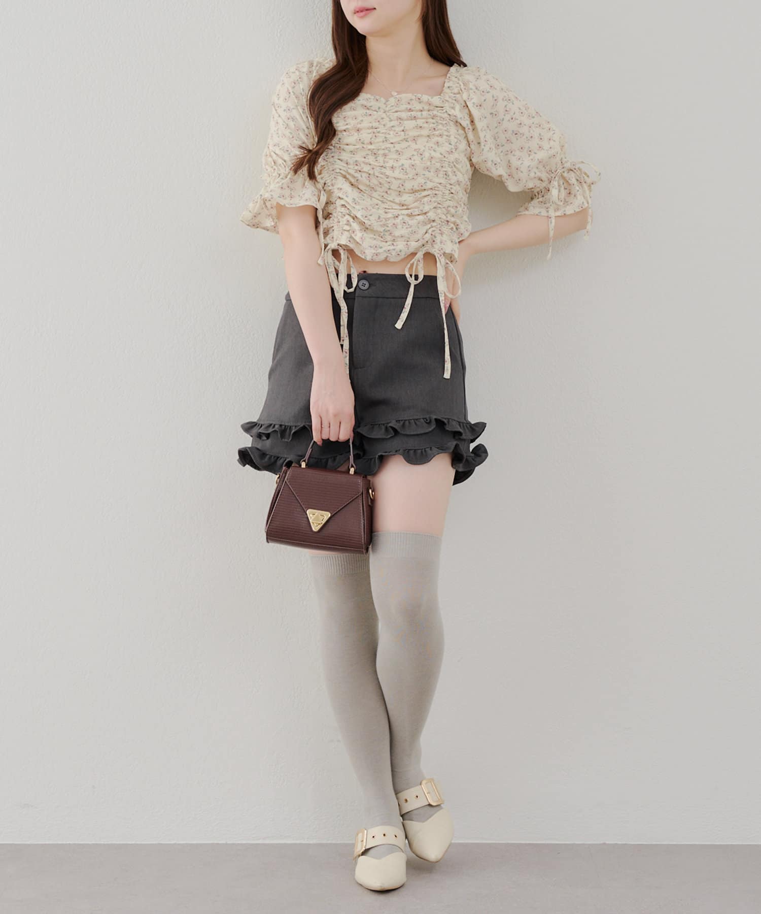 NICE CLAUP / OLIVE des OLIVE OUTLET(ナイスクラップ  / オリーブ デ オリーブ アウトレット) 主役ブラウス【RMAF】ドロストスクエアブラウス