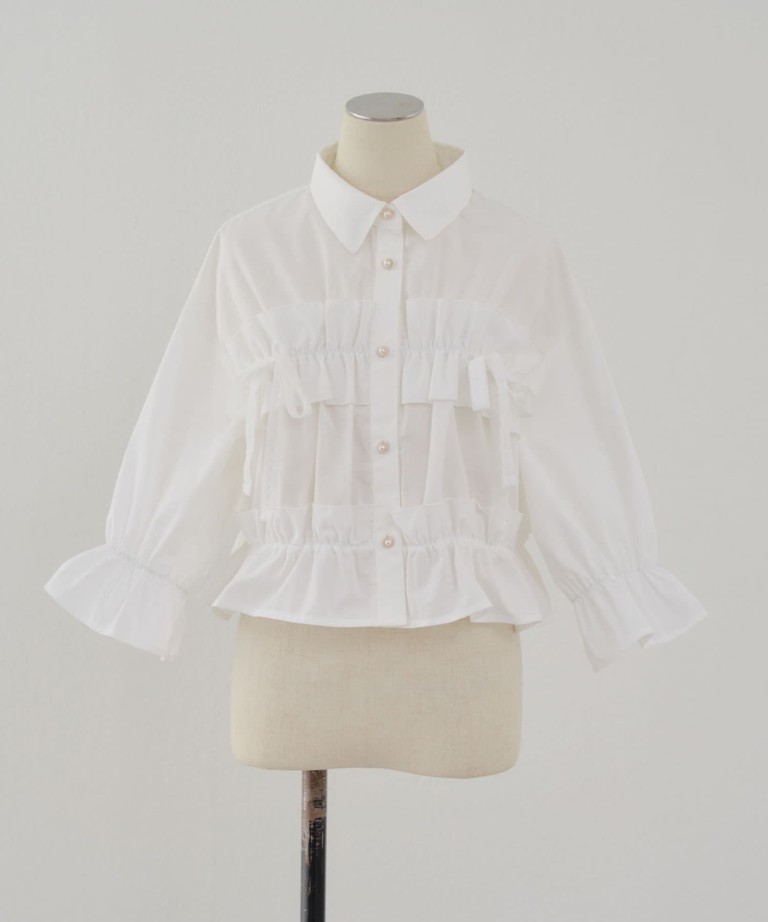 NICE CLAUP / OLIVE des OLIVE OUTLET(ナイスクラップ  / オリーブ デ オリーブ アウトレット) 【RMAF】【これ一枚でコーデの主役に！】レースリボンフリルブラウス