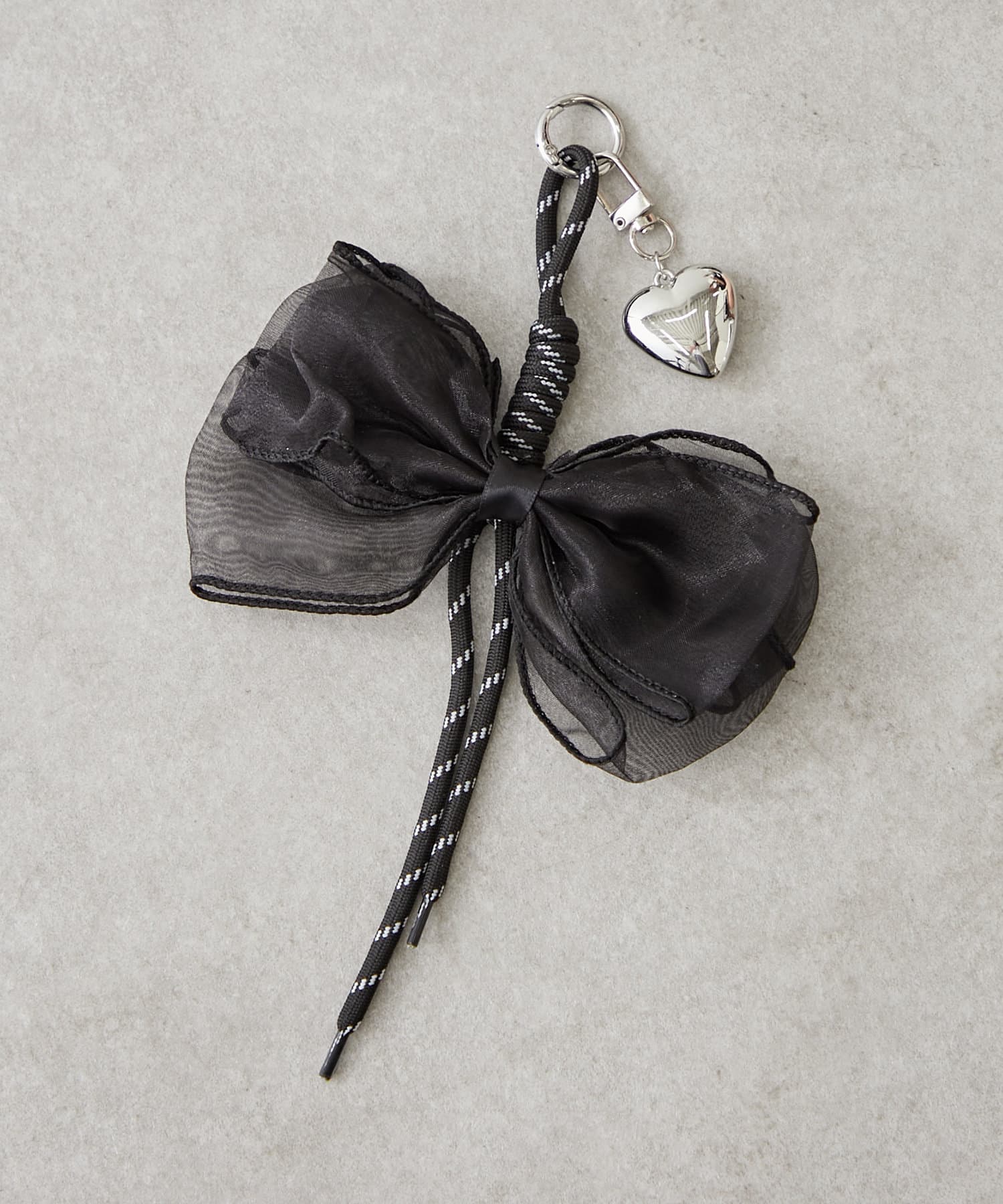 Remind me and forever(リマインドミーアンドフォーエバー) 付けるだけで華やかさがプラス◎オーガンリボンチャーム