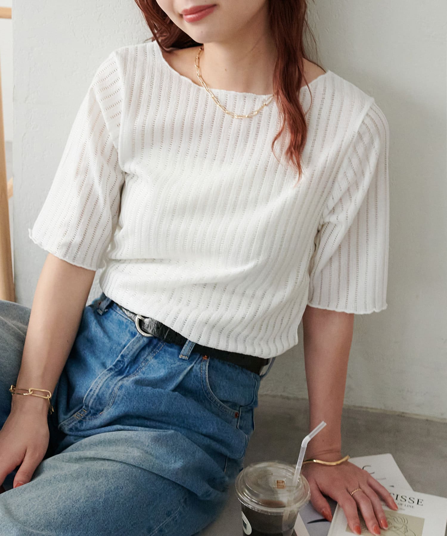 DISCOAT ONLINE LIMITED ITEM繊細な透け感と女性らしいシルエットが魅力●デザイン縦の透かし模様が上品で、着るだけで自然な抜け感と清涼感を演出します。裾や袖口をメローデザインにす