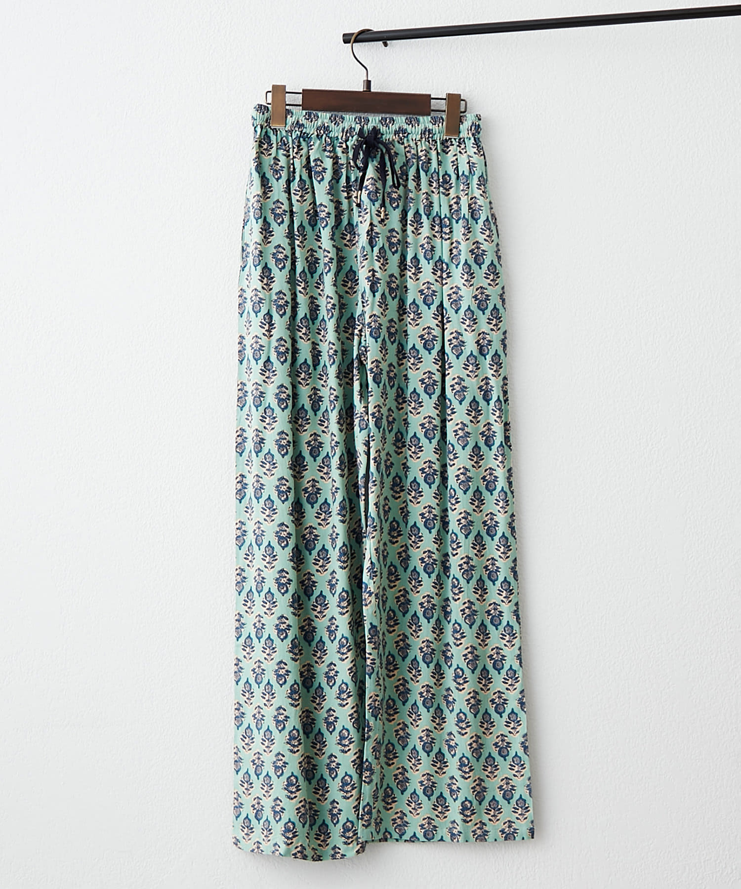 ■専用■美品 デプレ トゥモローランド 2,3万円 総柄イージーパンツ Remind me and forever パンツ 「WEB限定」総柄レーヨンイージー