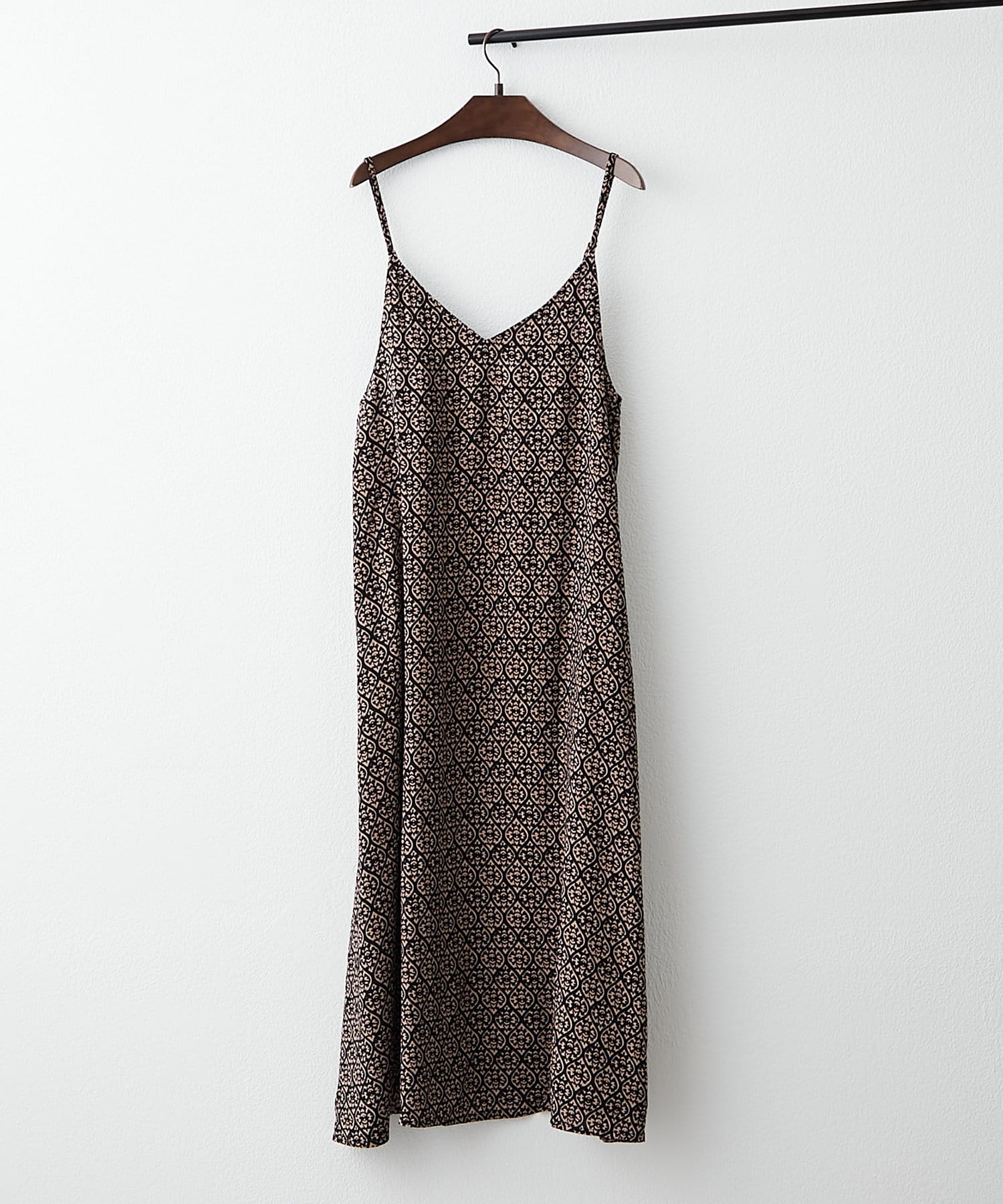 Remind me and forever(リマインドミーアンドフォーエバー) 【WEB限定】総柄レーヨンキャミワンピース