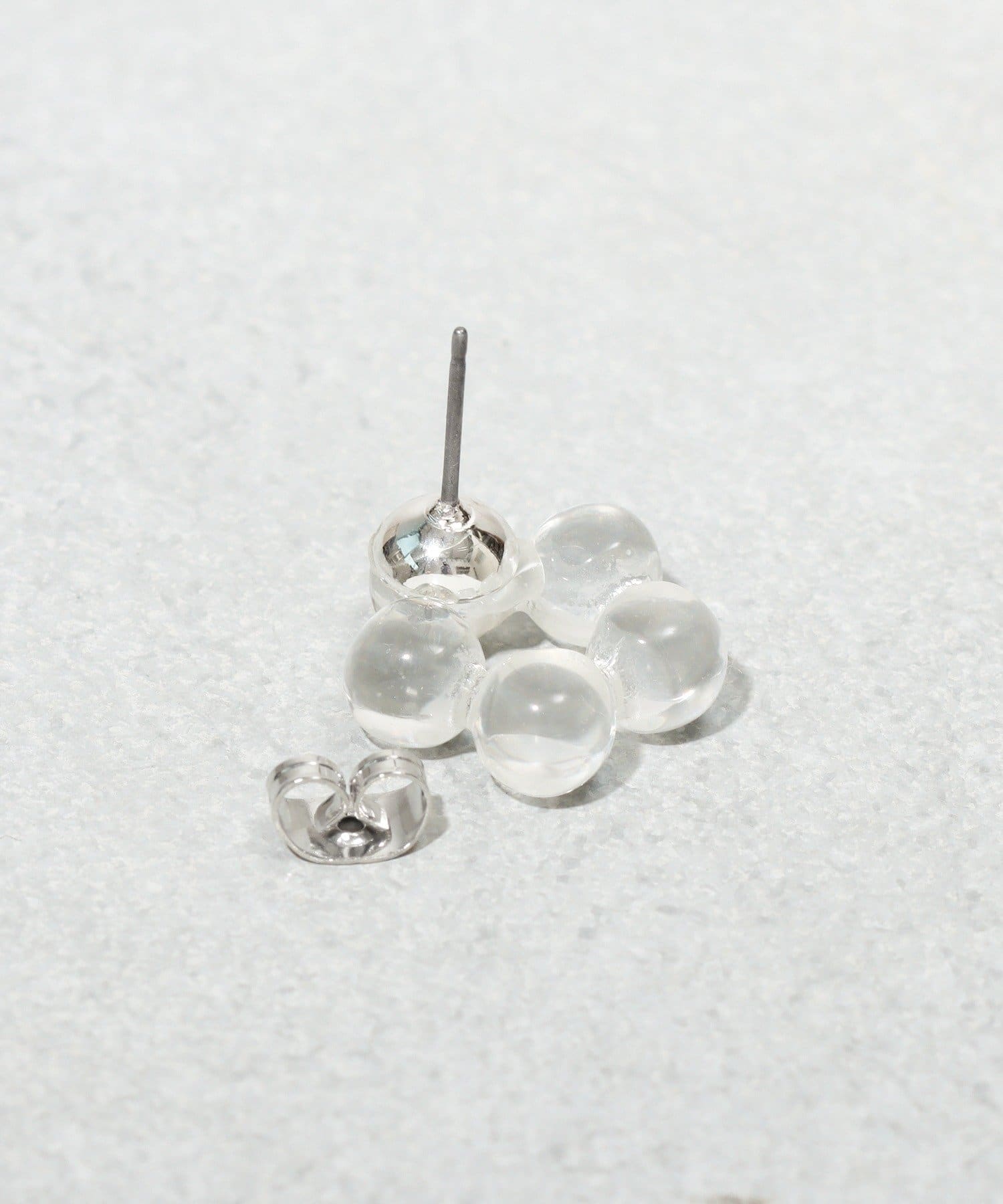 3COINS(スリーコインズ) クリアフラワーボールピアス