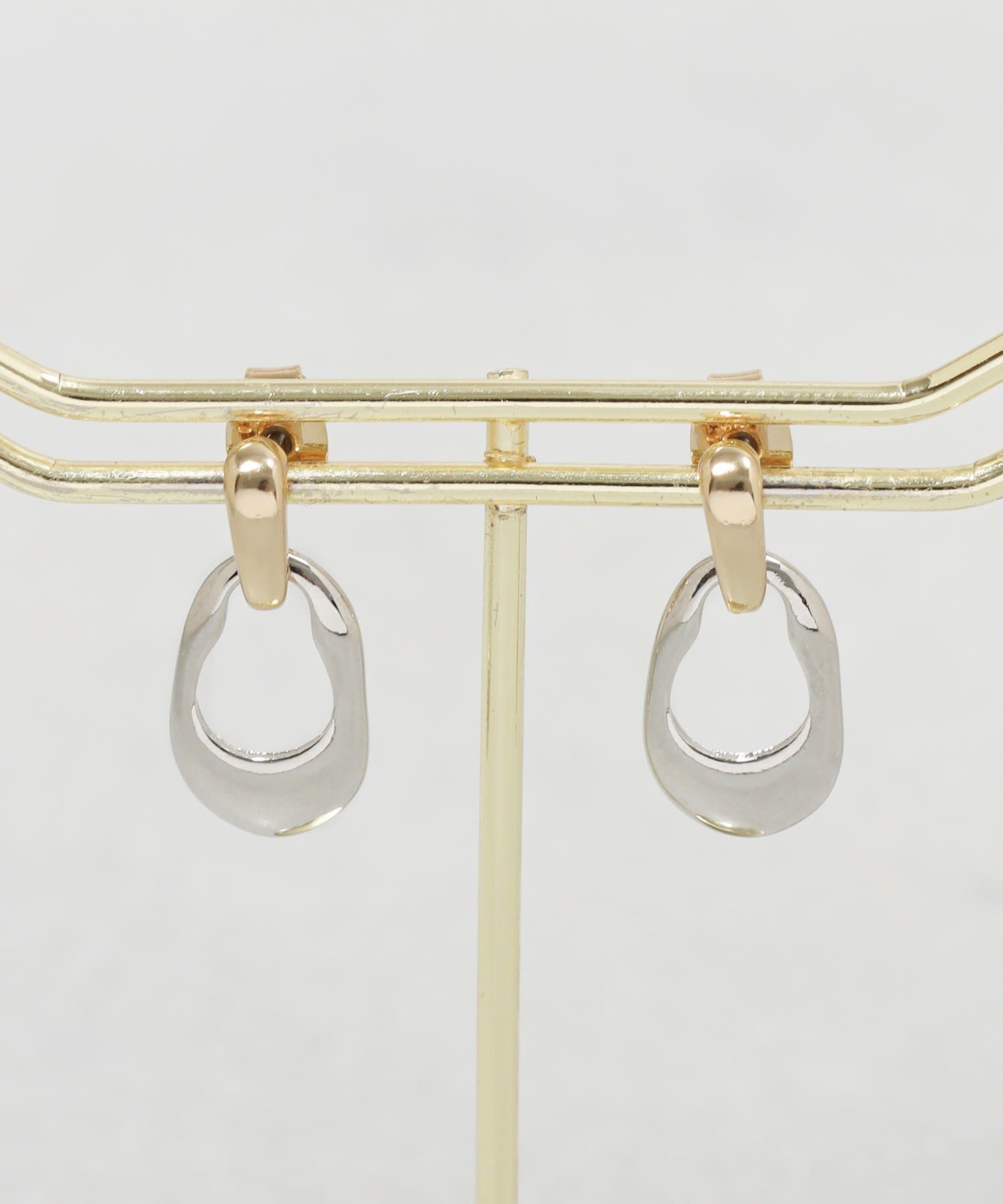 3COINS(スリーコインズ) カラーメタルイビツピアス