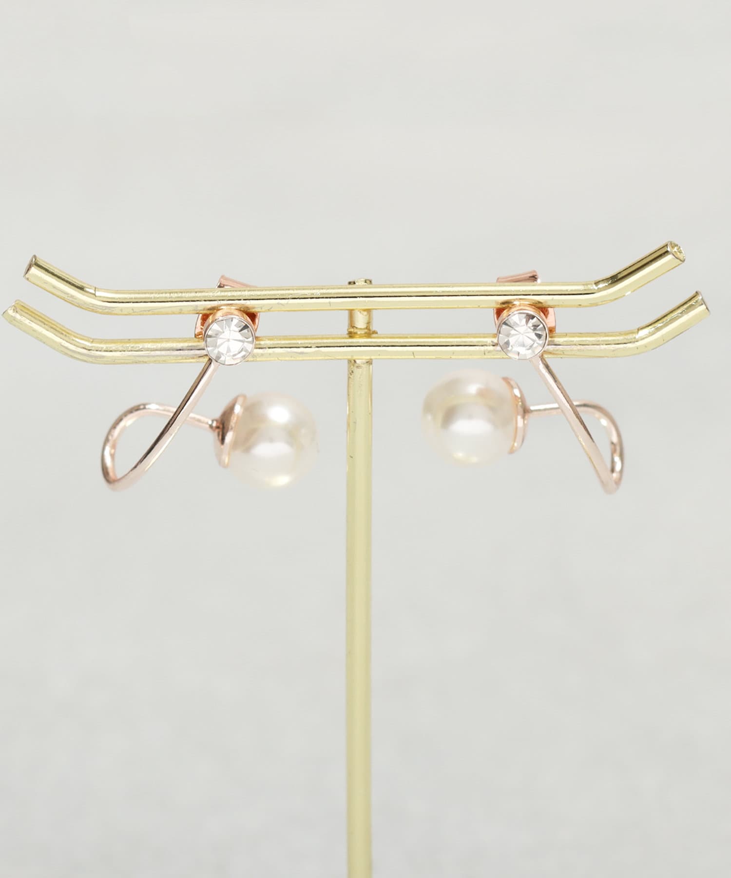 3COINS(スリーコインズ) チップパールカーブピアス
