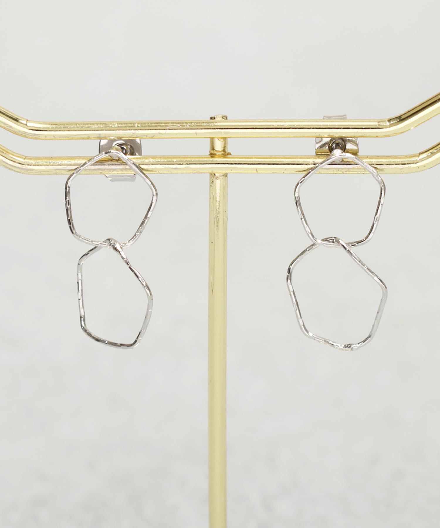 3COINS(スリーコインズ) ペンタゴンラインピアス