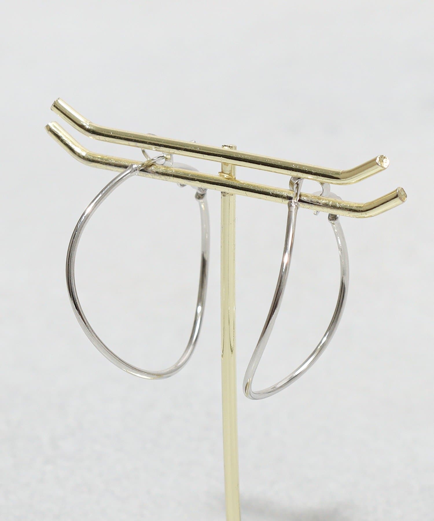 3COINS(スリーコインズ) ビッグフープイビツメタルピアス