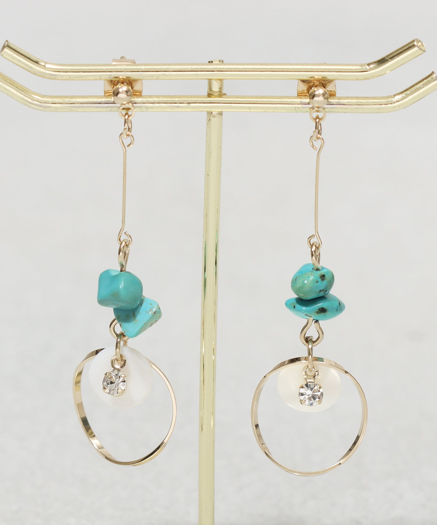 3COINS(スリーコインズ) ターコイズシェルラウンドピアス