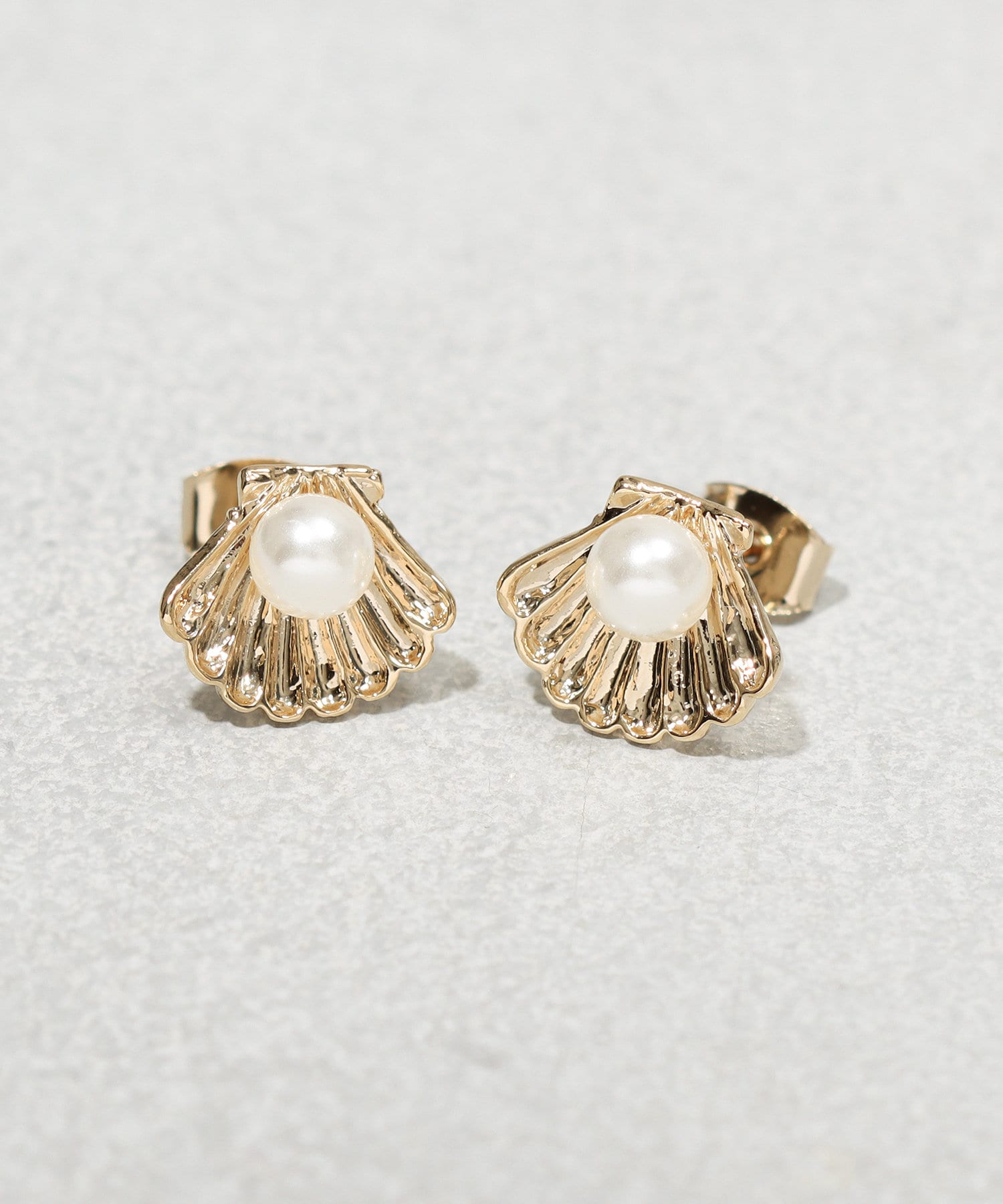 3COINS(スリーコインズ) シェルヒトデピアス