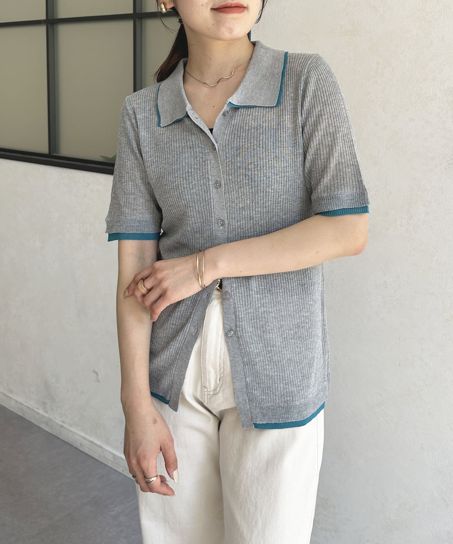 Thevon.(ゼヴォン) 配色襟付き5分袖ニットカーディガン