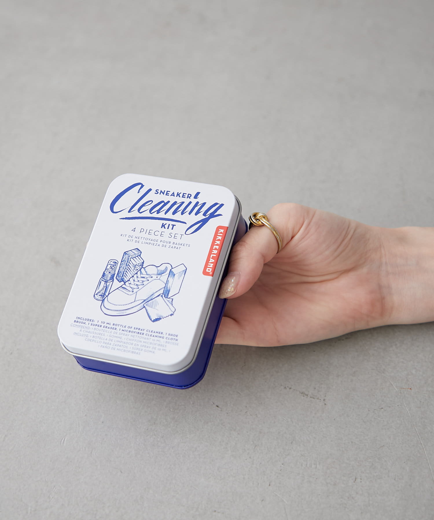 BIRTHDAY BAR(バースデイバー) 【Kikkerland】SNEAKER CLEANING KIT