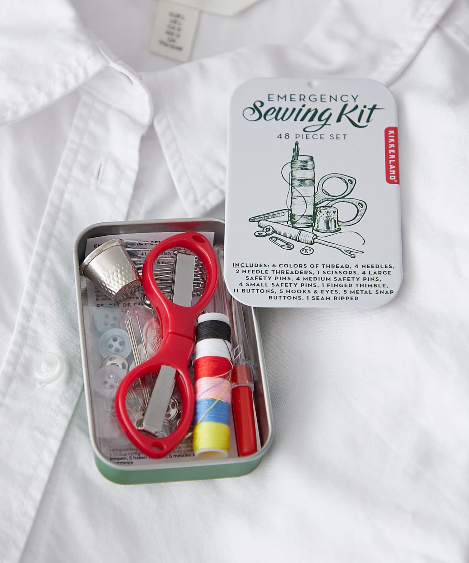 BIRTHDAY BAR(バースデイバー) 【Kikkerland】EMERGENCY SEWING KIT