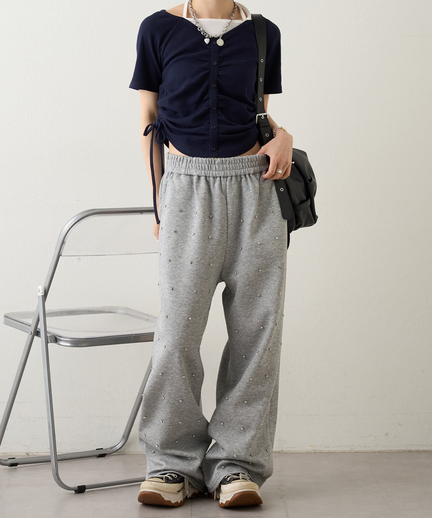 w closet(ダブルクローゼット) ビジュー付スウェットパンツ