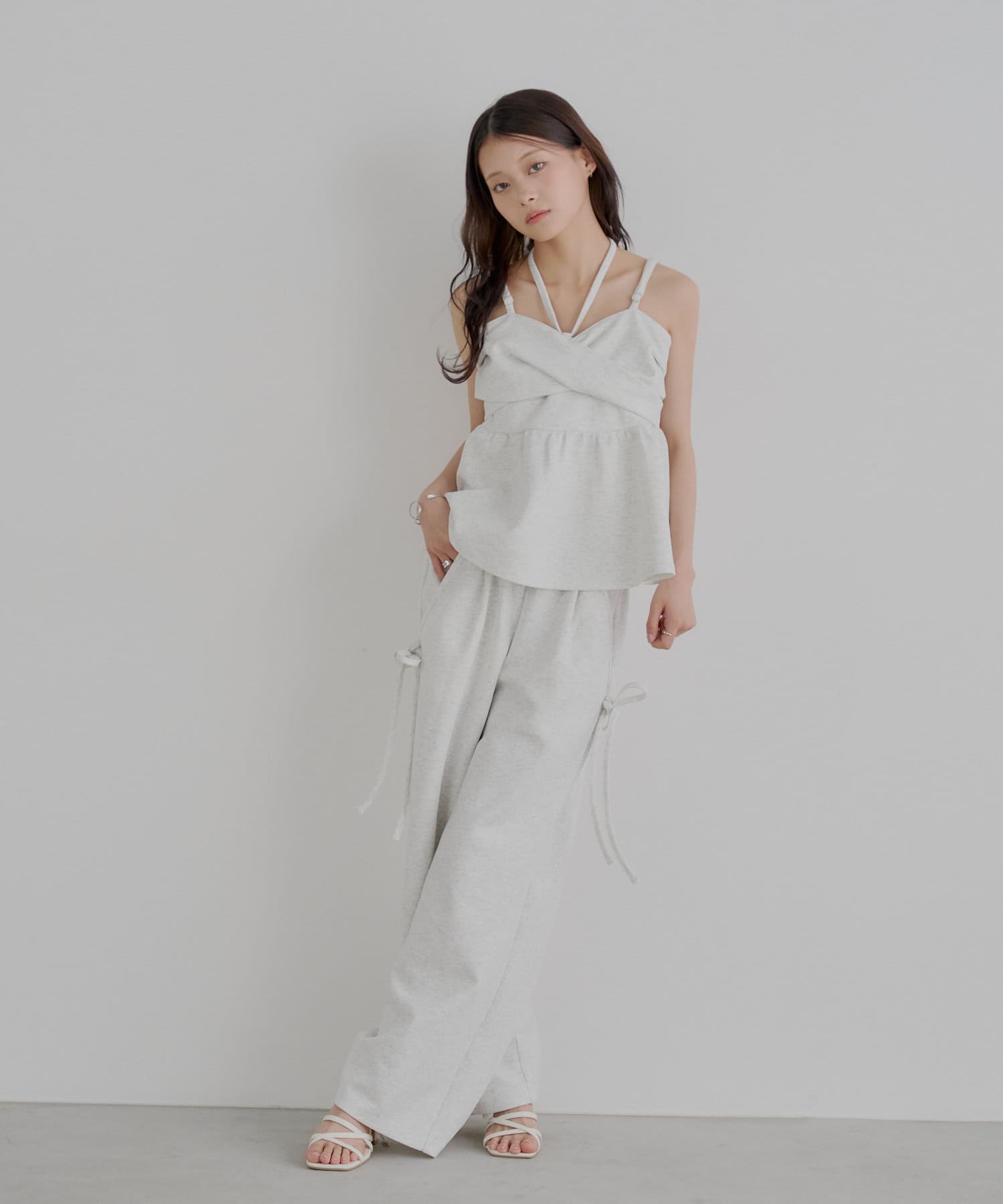 と*る様 25ss CHICO 新品タグ付き ホルターデザインチュール ノースリ と*る様 25ss CHICO 新品タグ付き ホルターデザインチュール