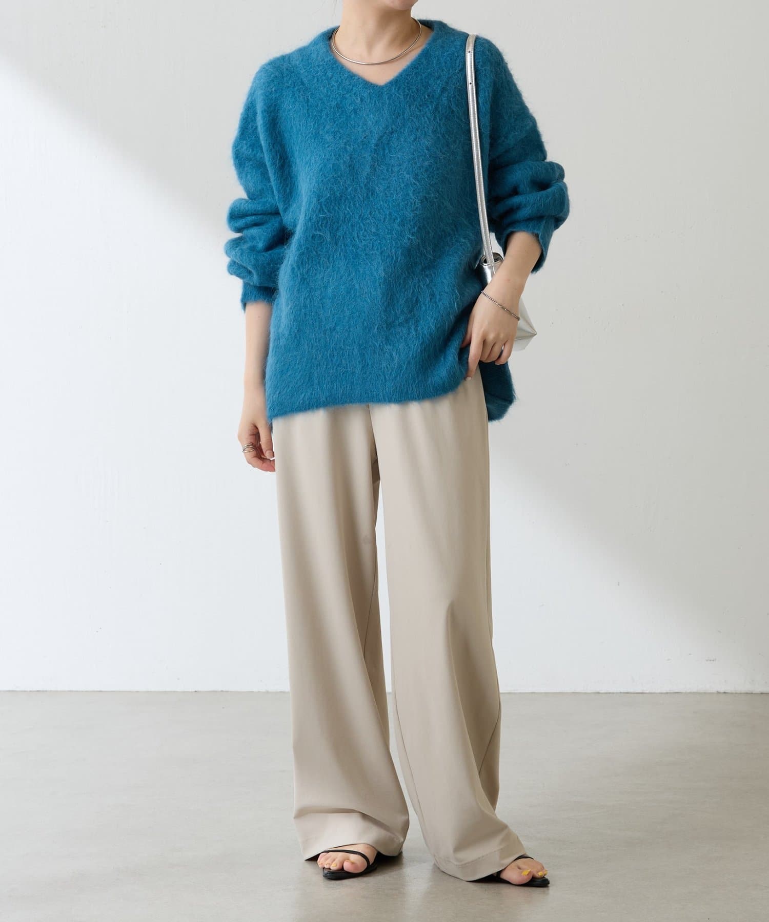 COLLAGE GALLARDAGALANTE 深Vネックニット IENA COLLAGE GALLARDAGALANTE 深Vネックニット