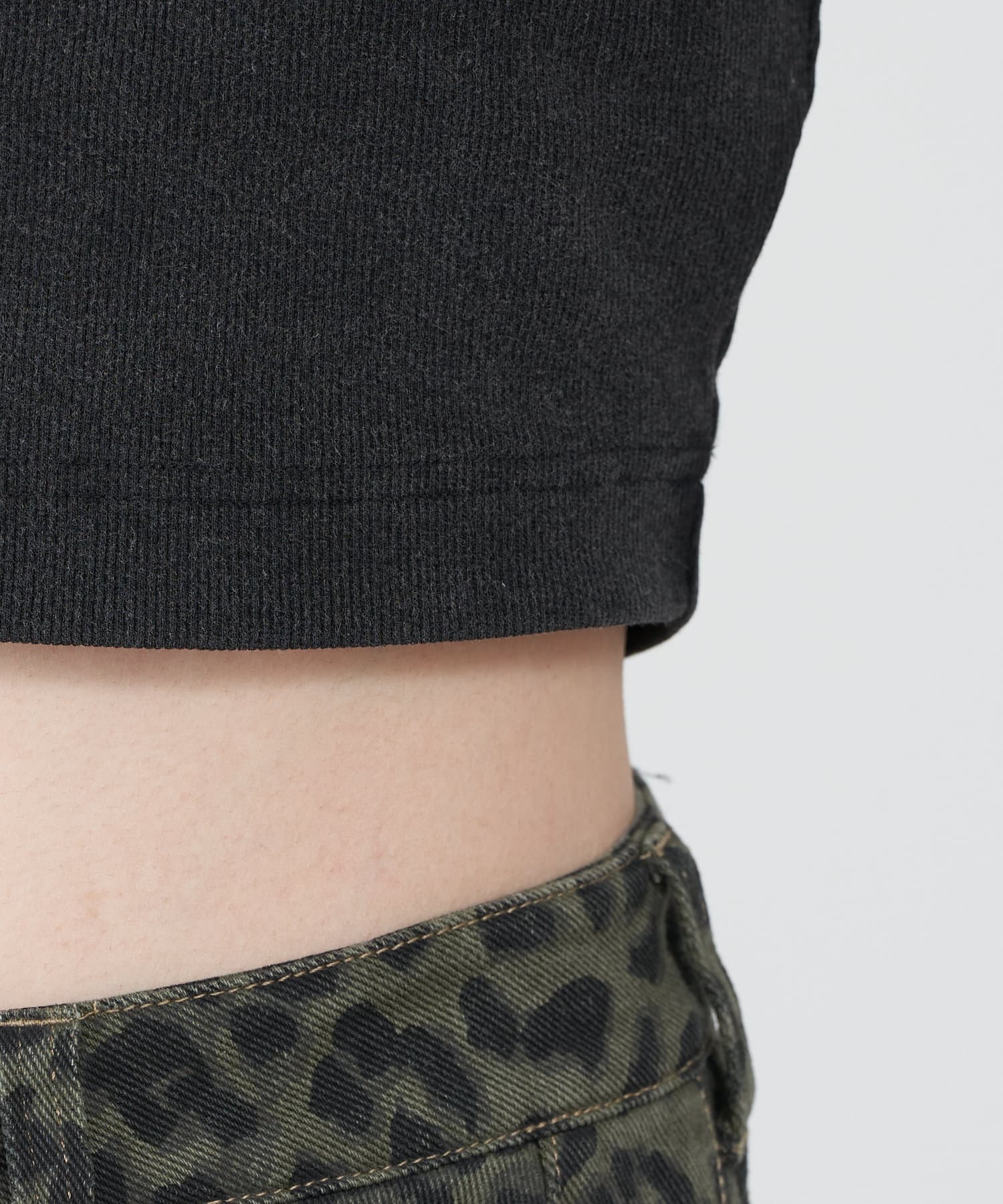 RAY CASSIN(レイカズン) 【カップ付】プレート付ピグメントタンクトップ