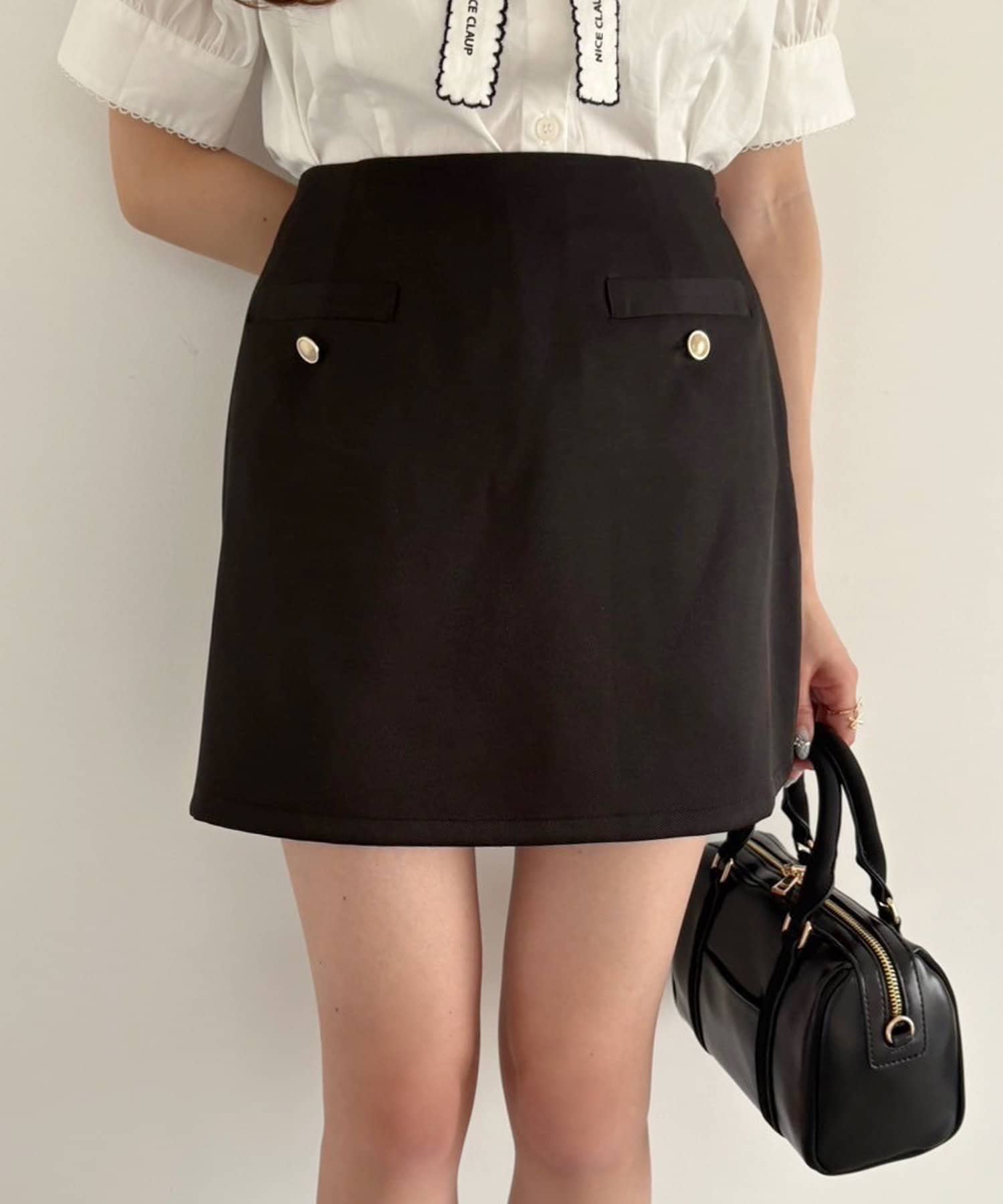 ~NICECLAUP 2025 Spring Collection~上品で女性らしい印象を与える、春らしいカラーのスカート。台形シルエットが脚をすっきり見せ、スタイルアップ効果も抜群◎同じ生地を使用し