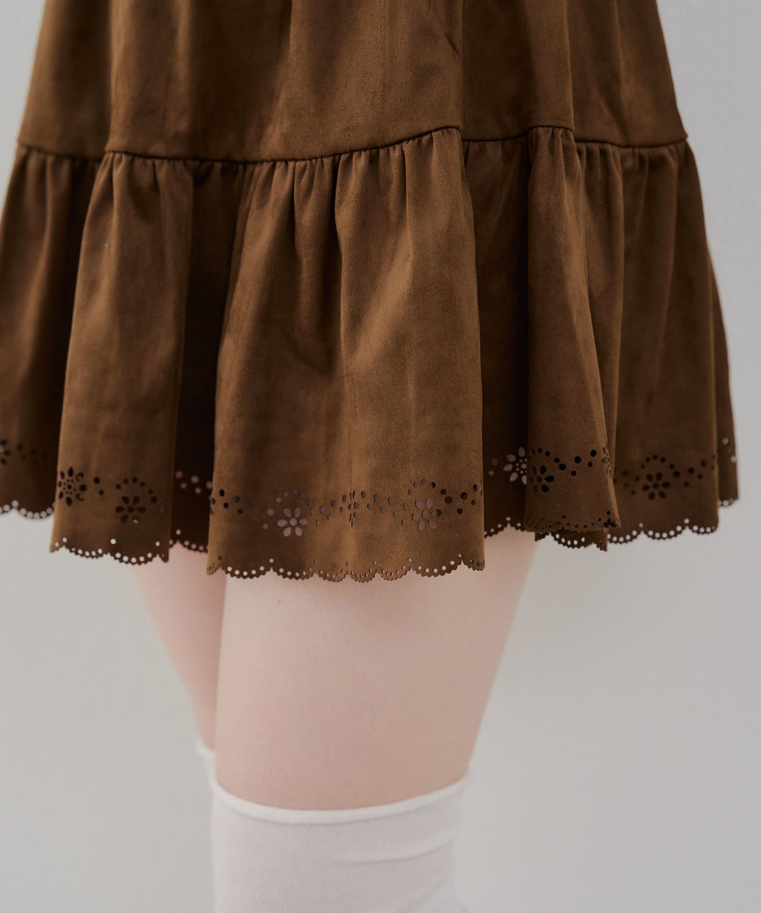 NICE CLAUP / OLIVE des OLIVE OUTLET(ナイスクラップ  / オリーブ デ オリーブ アウトレット) 【RMAF】パンチングフェイクスウェードミニスカート
