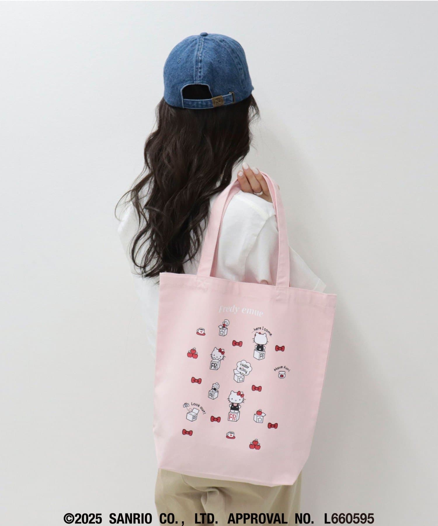 FREDY & GLOSTER(フレディ アンド グロスター) 【HELLO KITTY meet FREDY emue】ボックスプリントトート