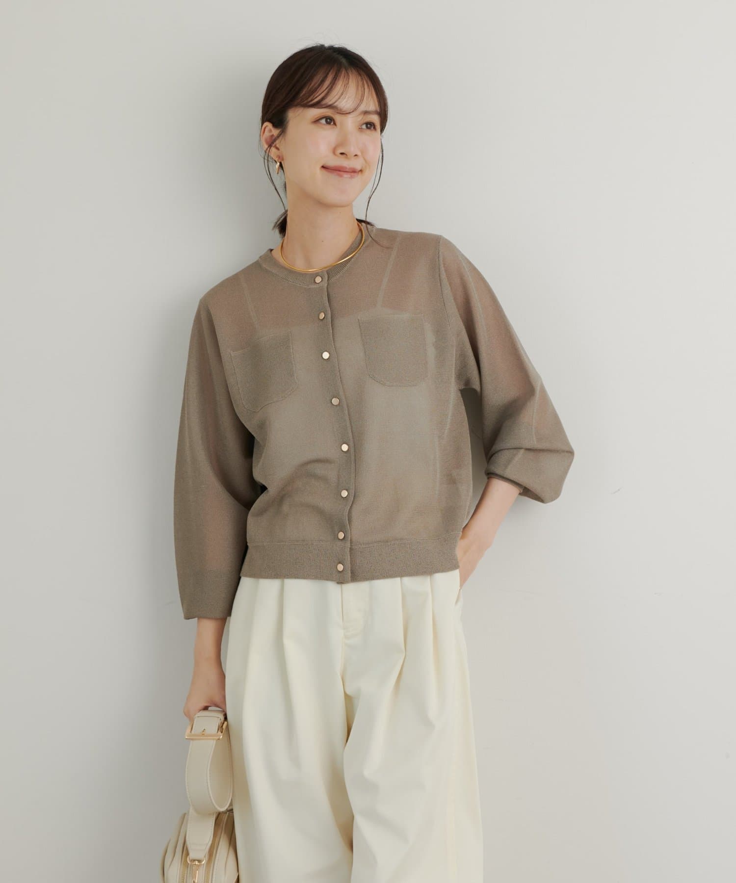大人可愛くきちんと見え》クルーネックラメニットカーディガン