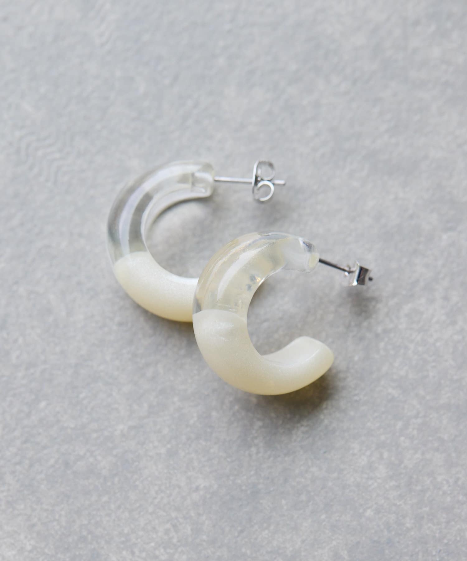 ♡ さぁーちゃんさま ♡ チタンピアス チタンピアス] エッジ ハートライン サグメントリングピアス 16G