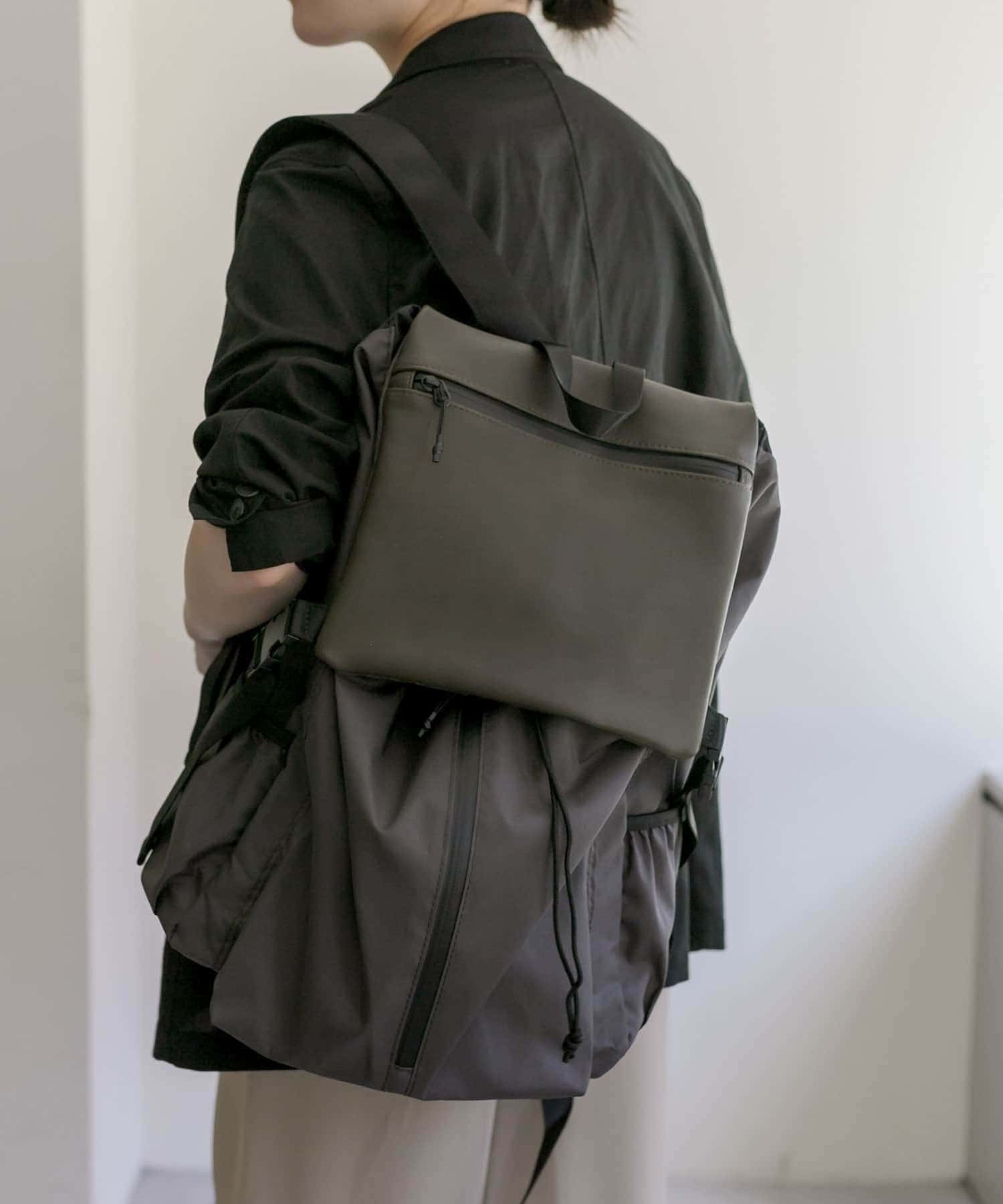 ear PAPILLONNER(イア パピヨネ) 【BURLAPOUTFITTER×ear】1、２泊の旅行/約16リットルの大容量/撥水/ユニセックス/レザーコンビライトリュック