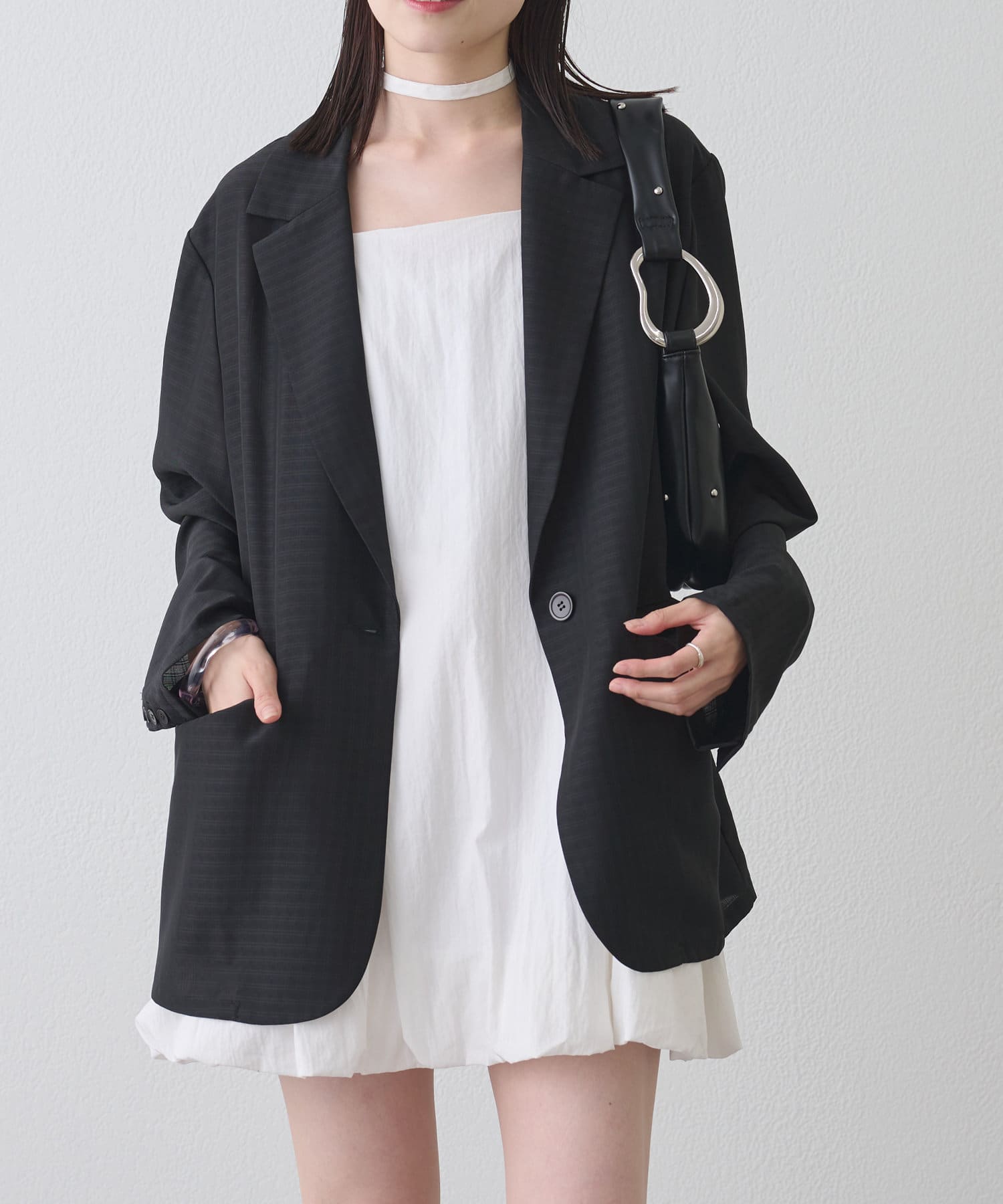 透け感がかわいいシアー素材のジャケットにチェック柄が登場！●デザイン程よい透け感とゆとりあるシルエットのシアージャケット。シアー素材なのでチェック柄でカジュアル感もありながらも、抜け感もありカジュアル