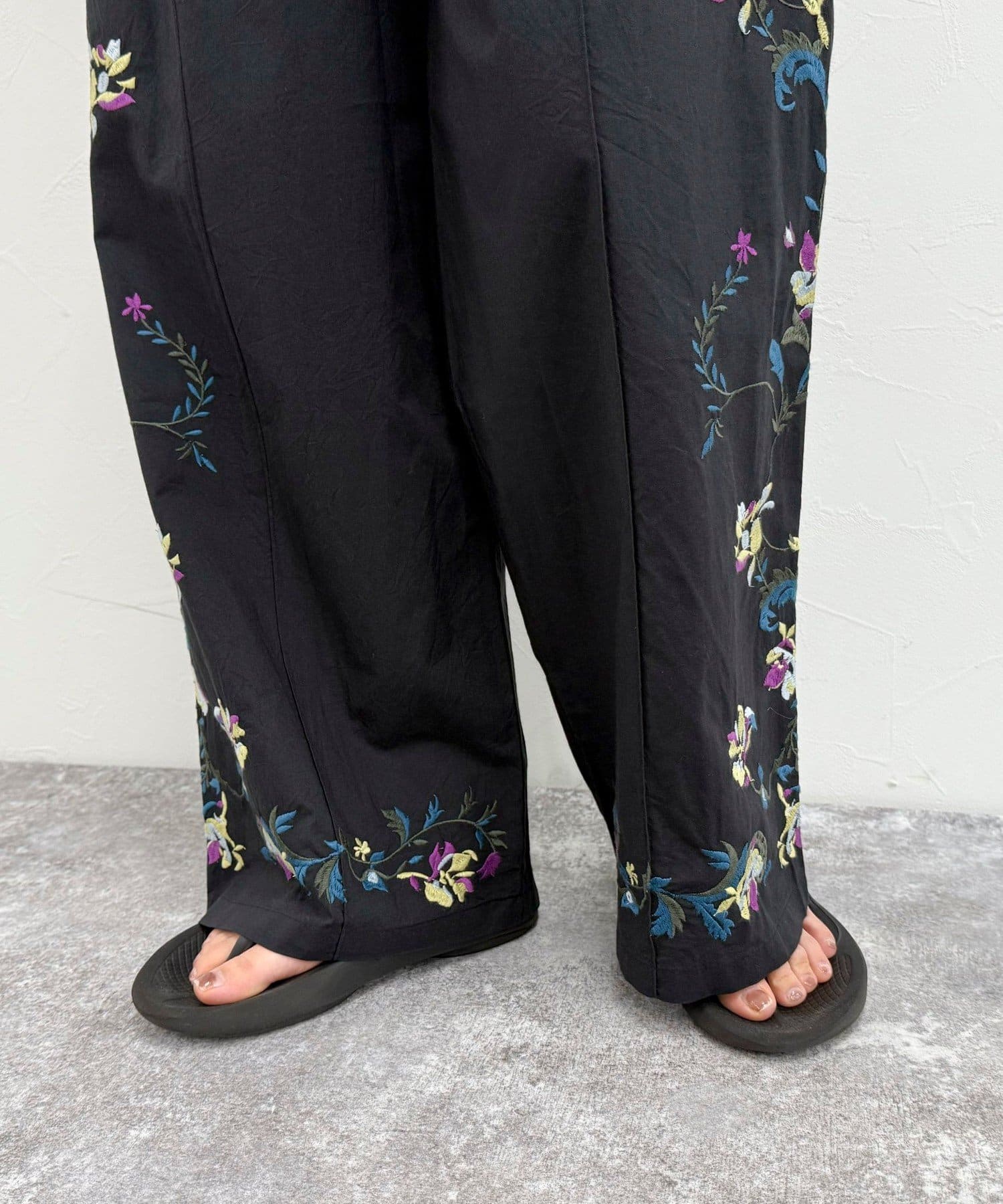 FREDY & GLOSTER(フレディ アンド グロスター) 《セットアップ対応》カラフル刺繍パンツ