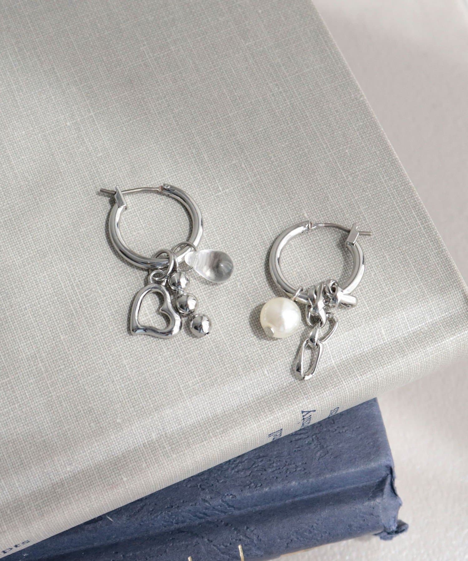 FREDY & GLOSTER(フレディ アンド グロスター) アシメモチーフリングピアス