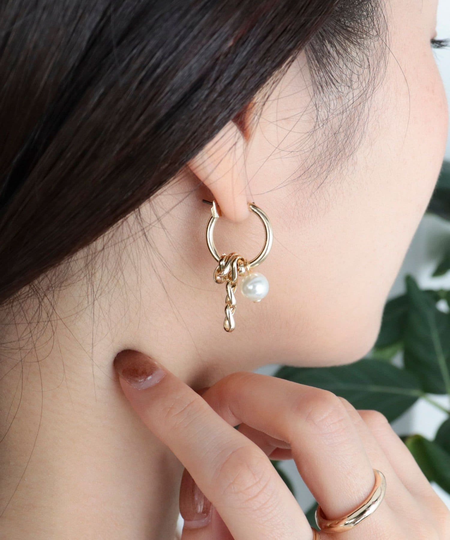 FREDY & GLOSTER(フレディ アンド グロスター) アシメモチーフリングピアス