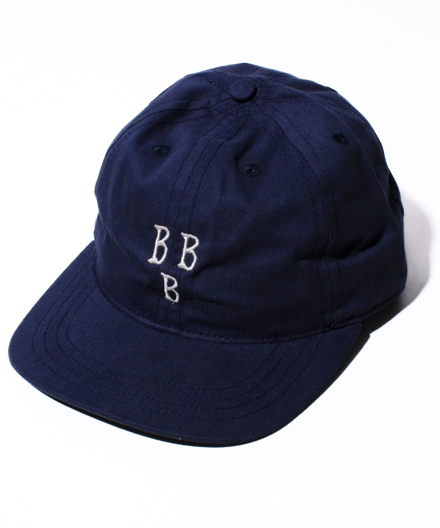 【WEB限定アイテム】クラシカルな雰囲気の6パネルキャップMADE IN USA様々なシーンで活躍してくれるデザインツイルキャップ。ワントーンカラーに刺繍ロゴをポイントにしたシンプルさが魅力です。6パ