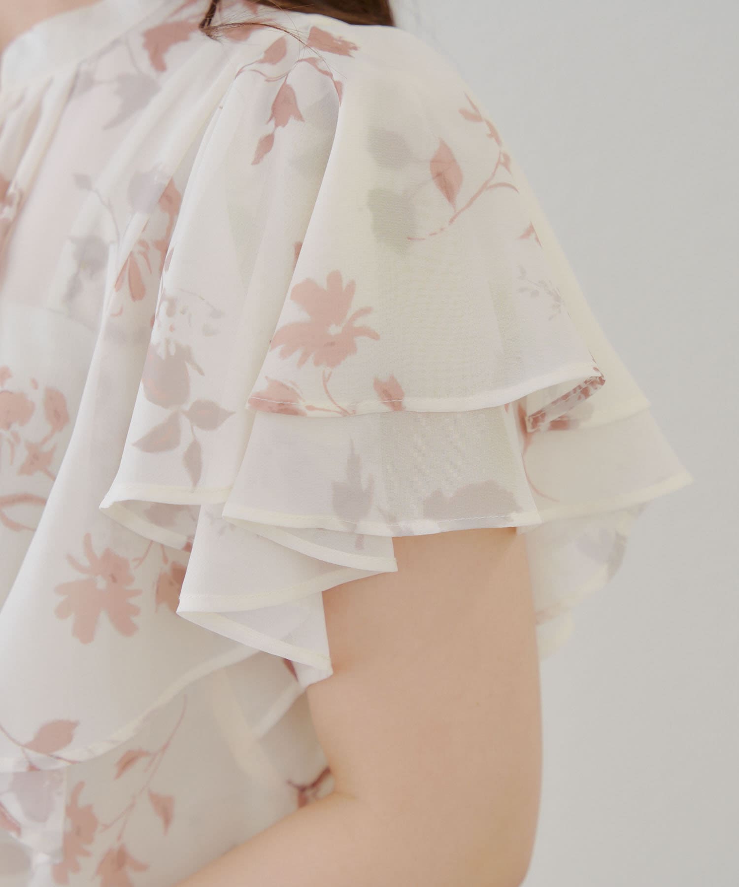 Remind me and forever(リマインドミーアンドフォーエバー) 【WEB先行予約】【SETUP対応】ぼかし花柄フレア袖ブラウス